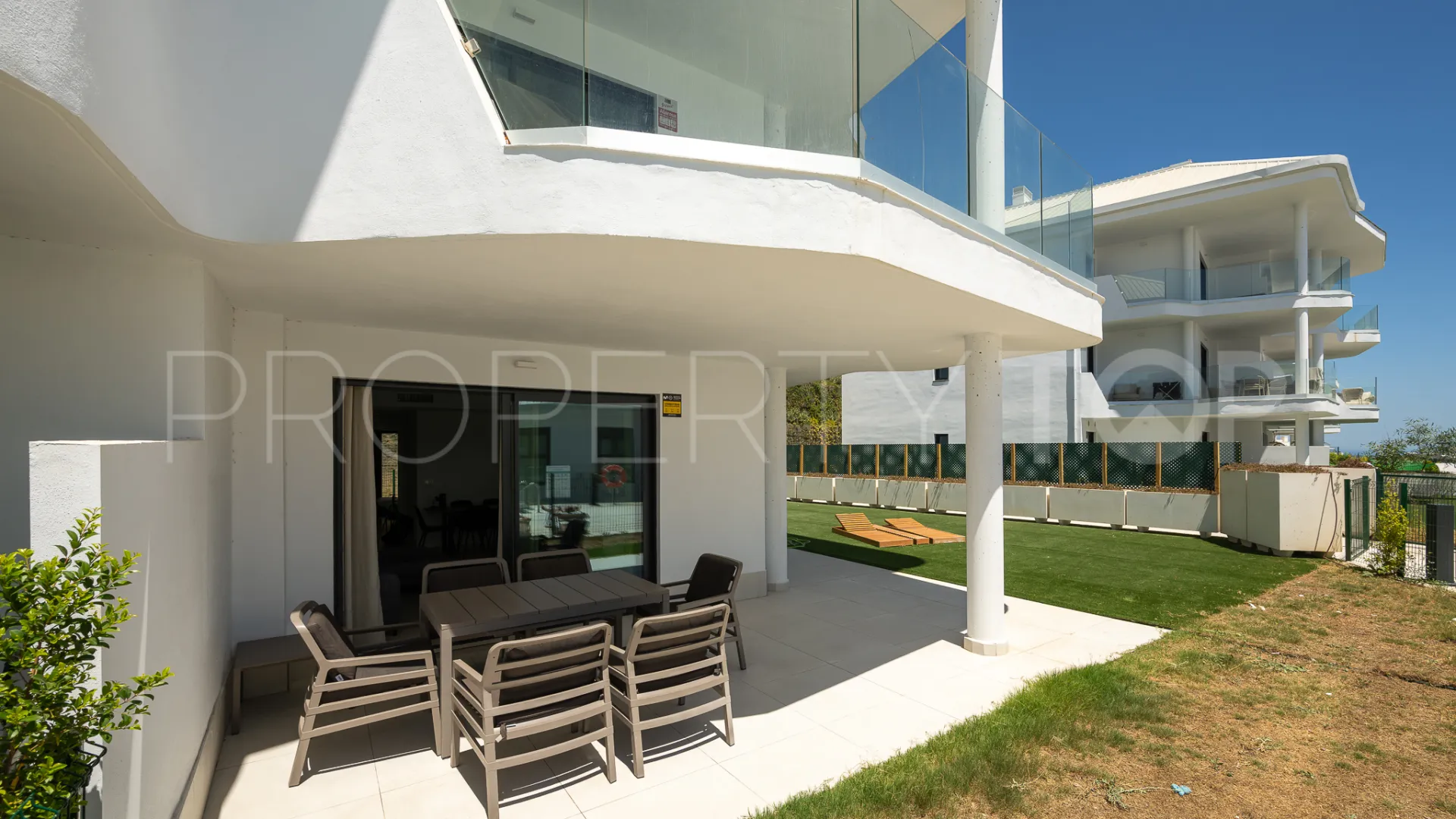 For sale El Higueron ground floor apartment with 3 bedrooms