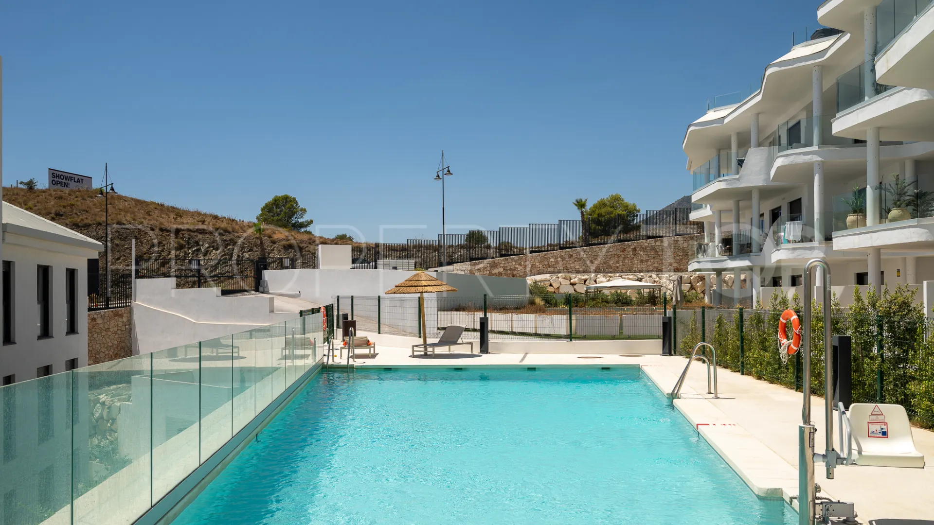 For sale El Higueron ground floor apartment with 3 bedrooms