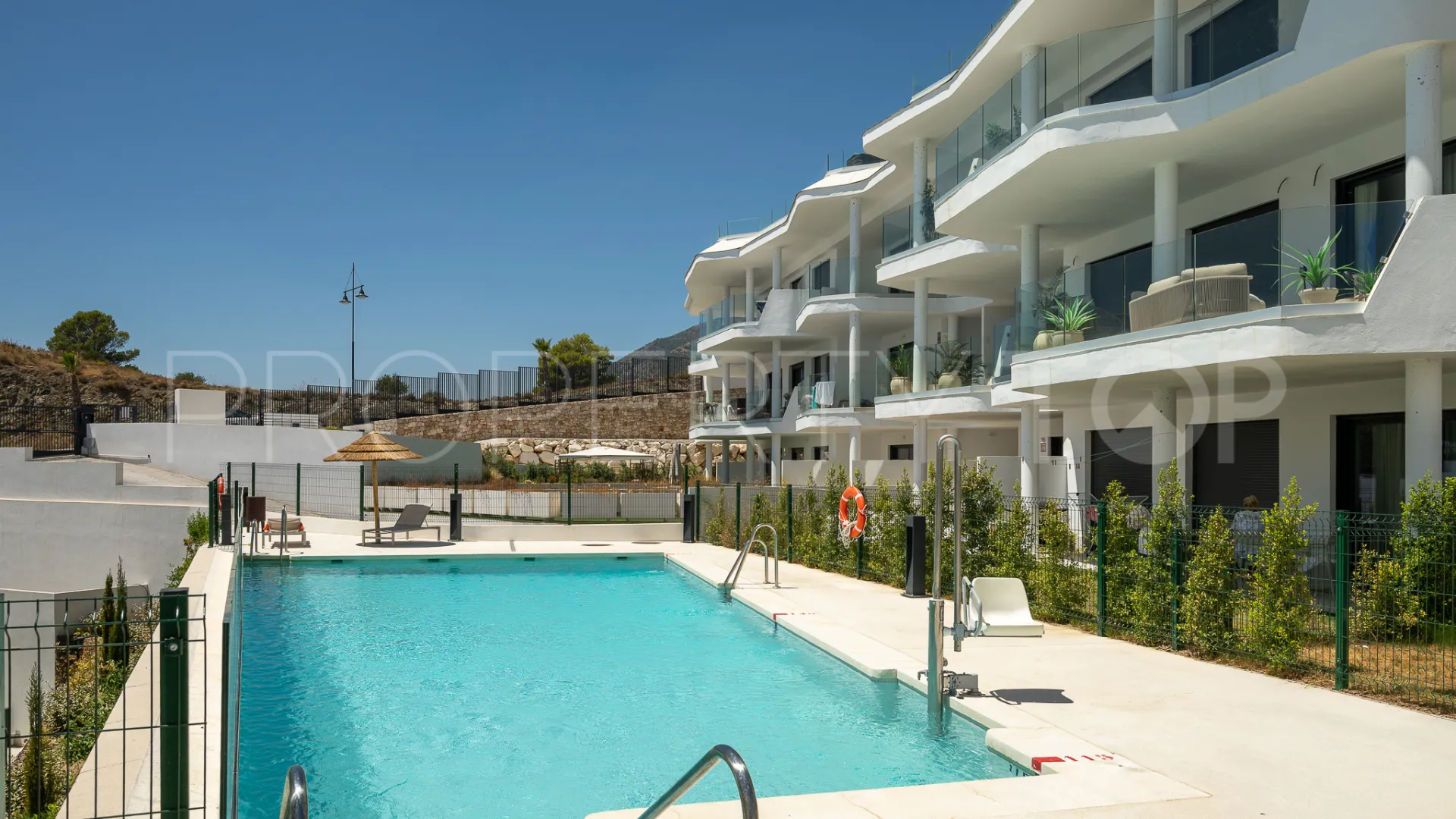 For sale El Higueron ground floor apartment with 3 bedrooms