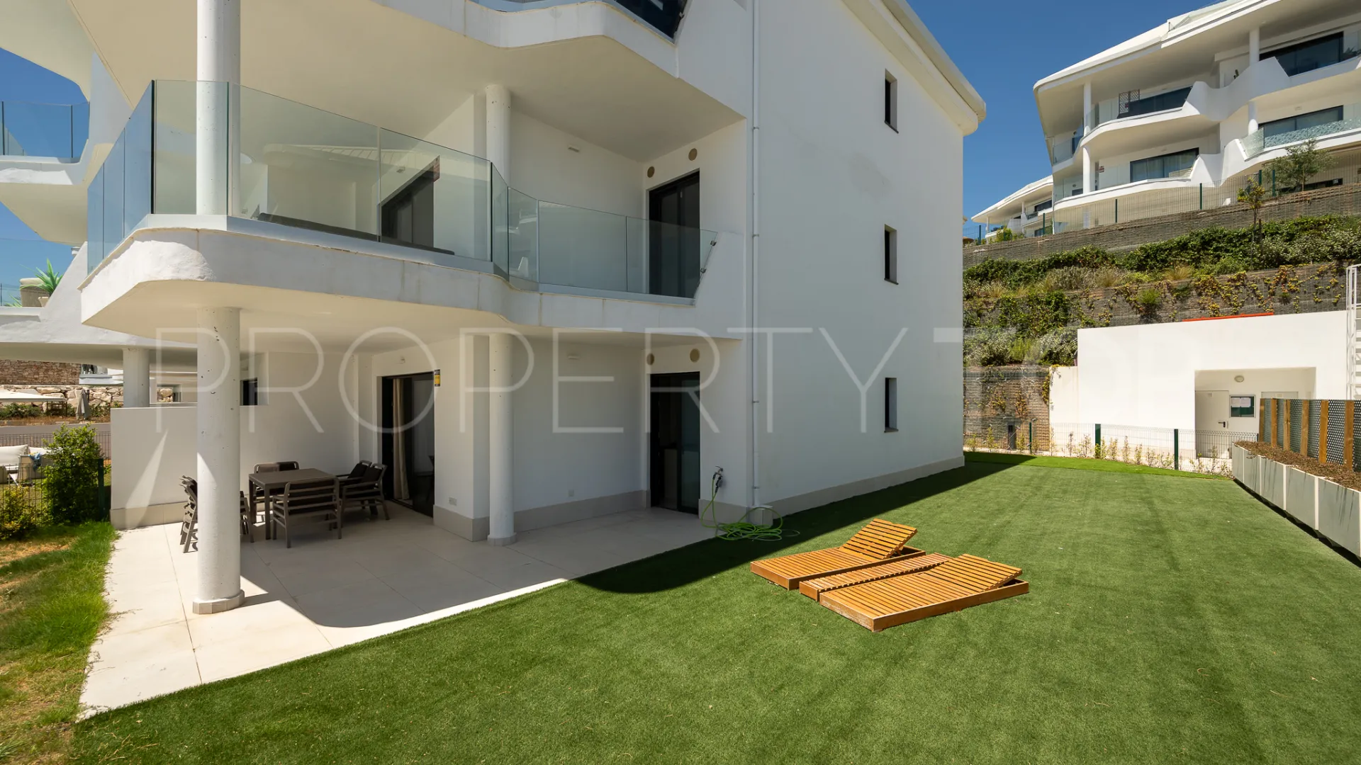 For sale El Higueron ground floor apartment with 3 bedrooms