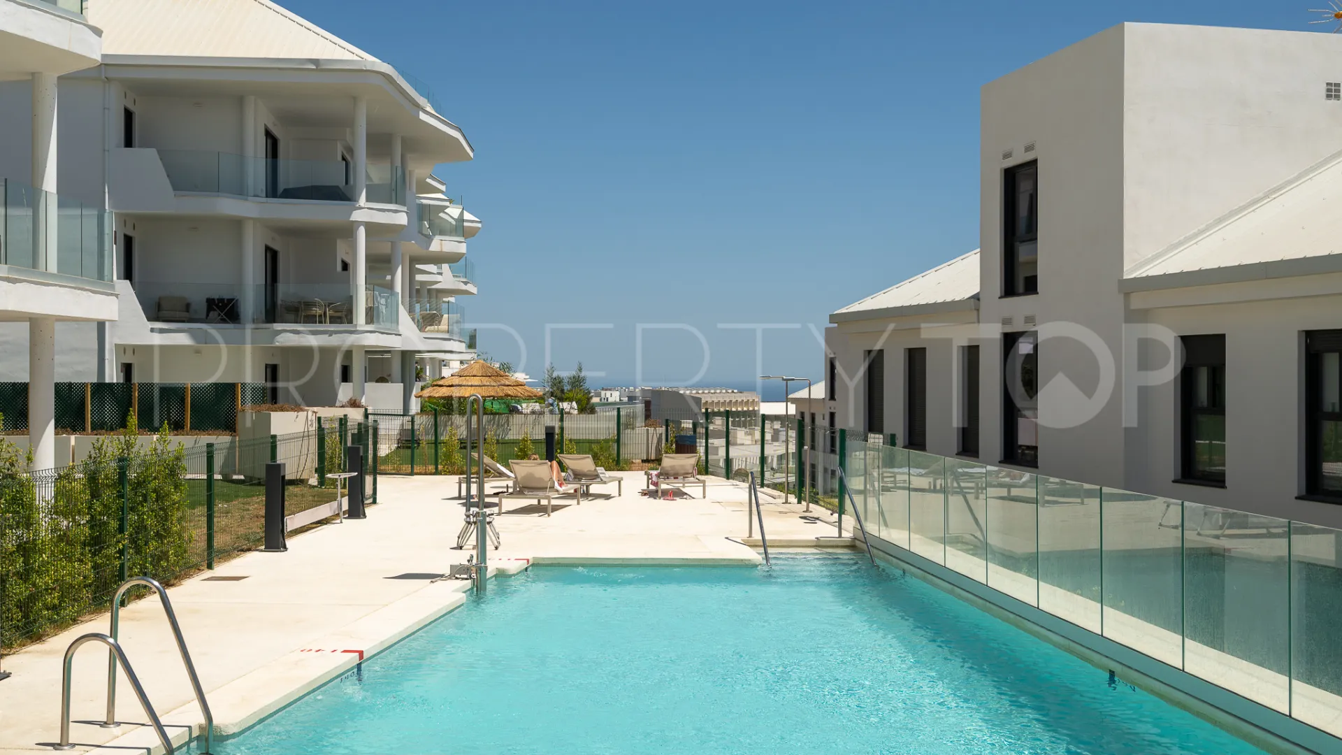For sale El Higueron ground floor apartment with 3 bedrooms