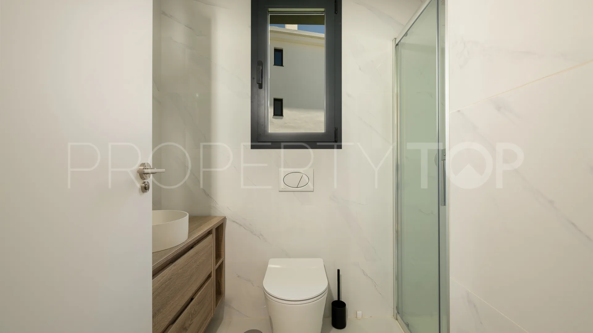For sale El Higueron ground floor apartment with 3 bedrooms