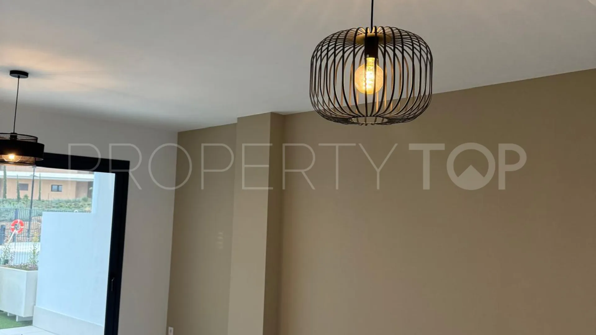 3 bedrooms ground floor apartment in El Higueron for sale