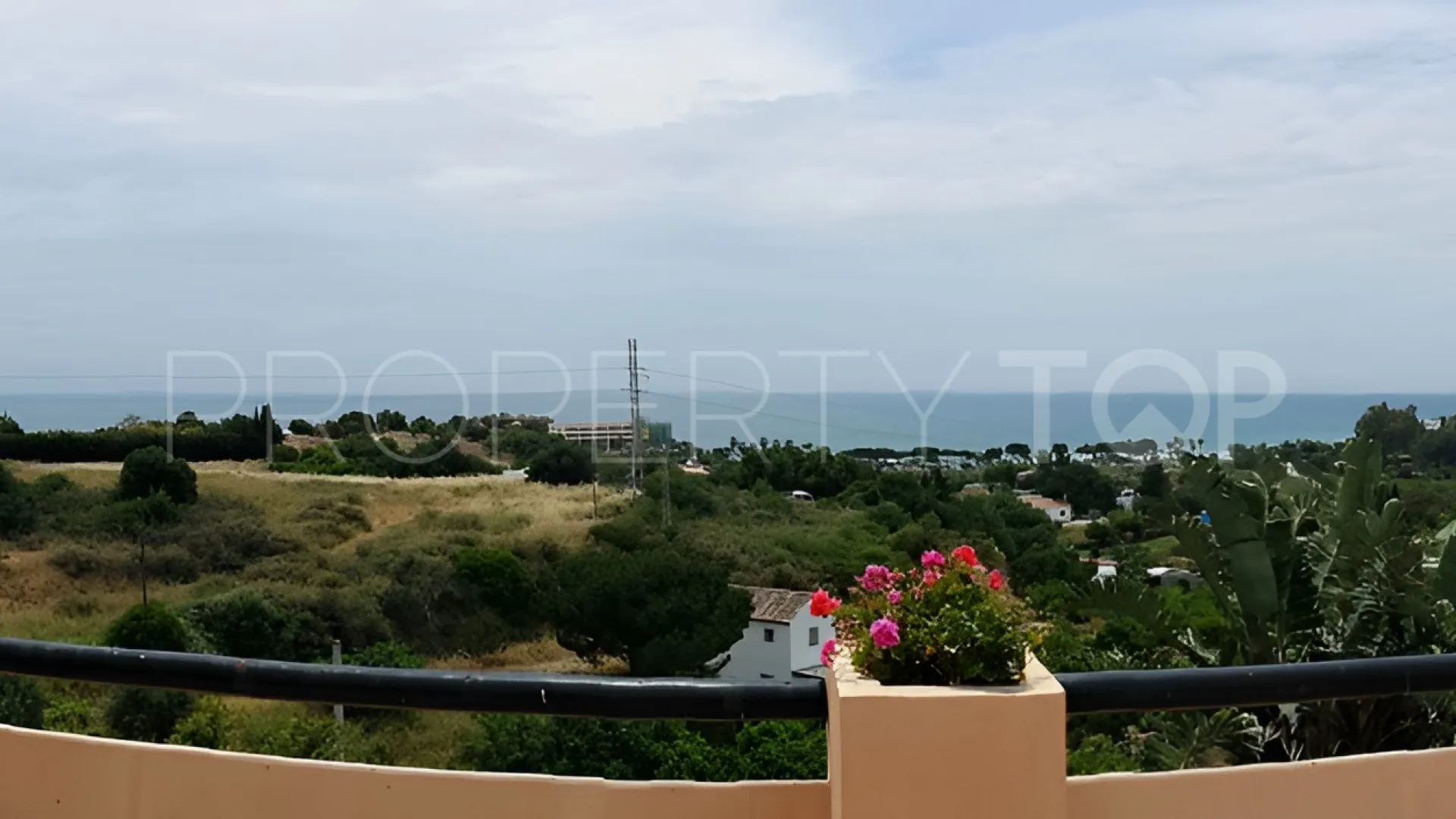 Estepona Este, villa con 6 dormitorios en venta