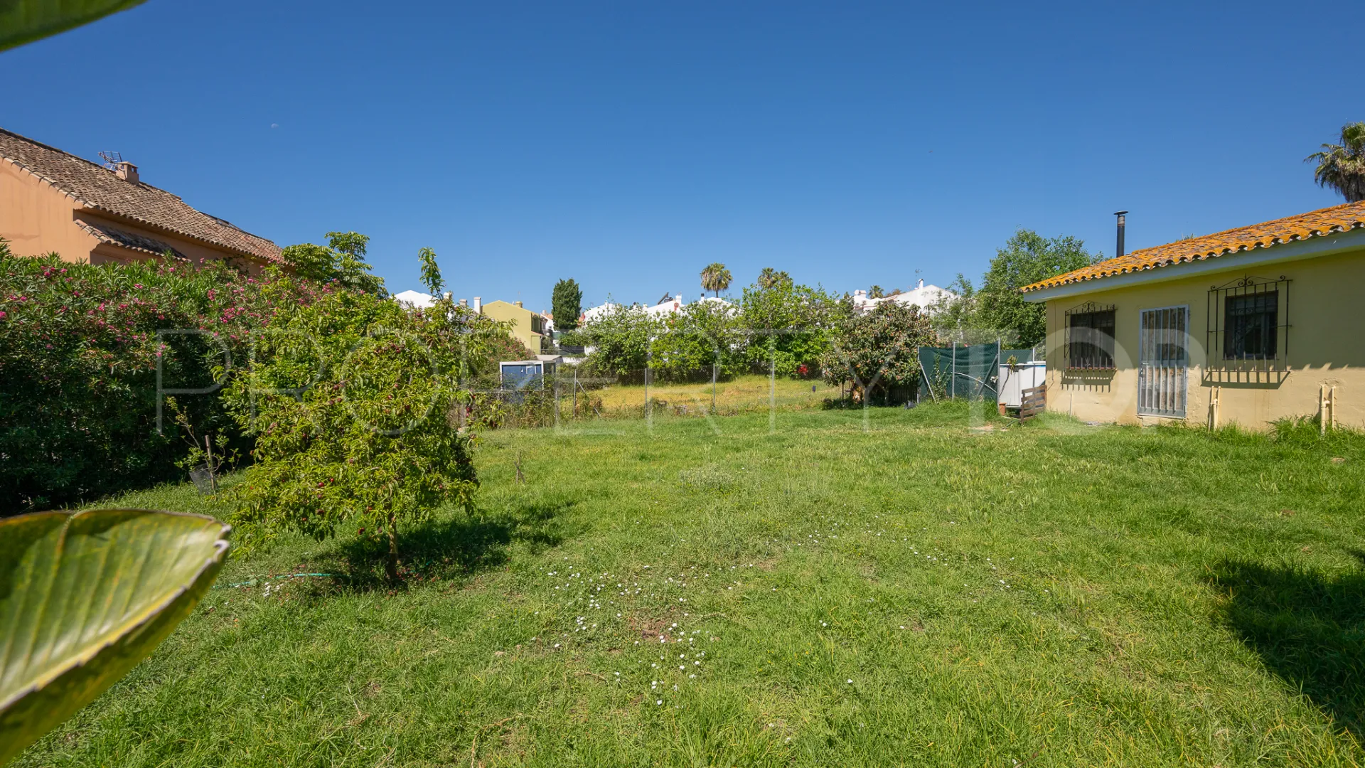 For sale plot in Diana Park