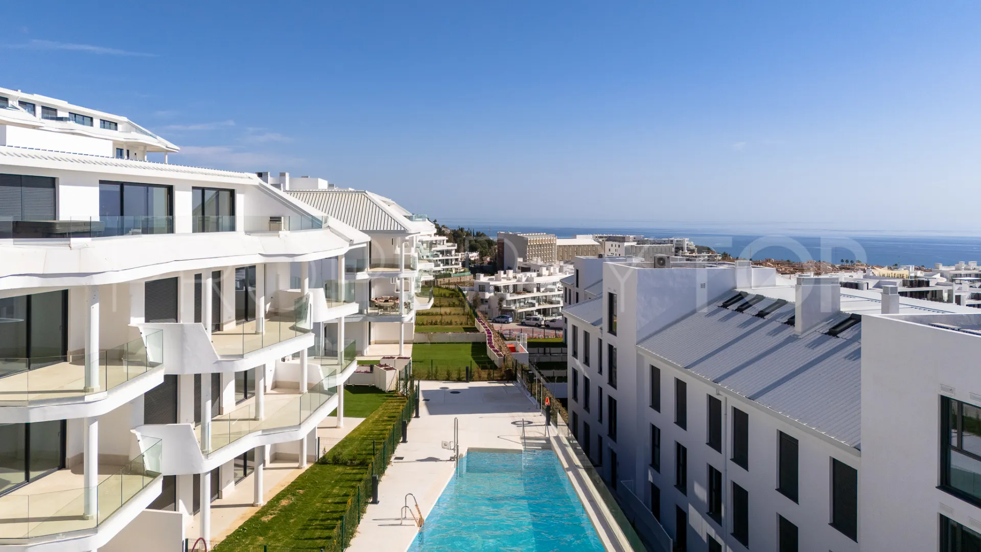Fuengirola, apartamento planta baja de 3 dormitorios en venta
