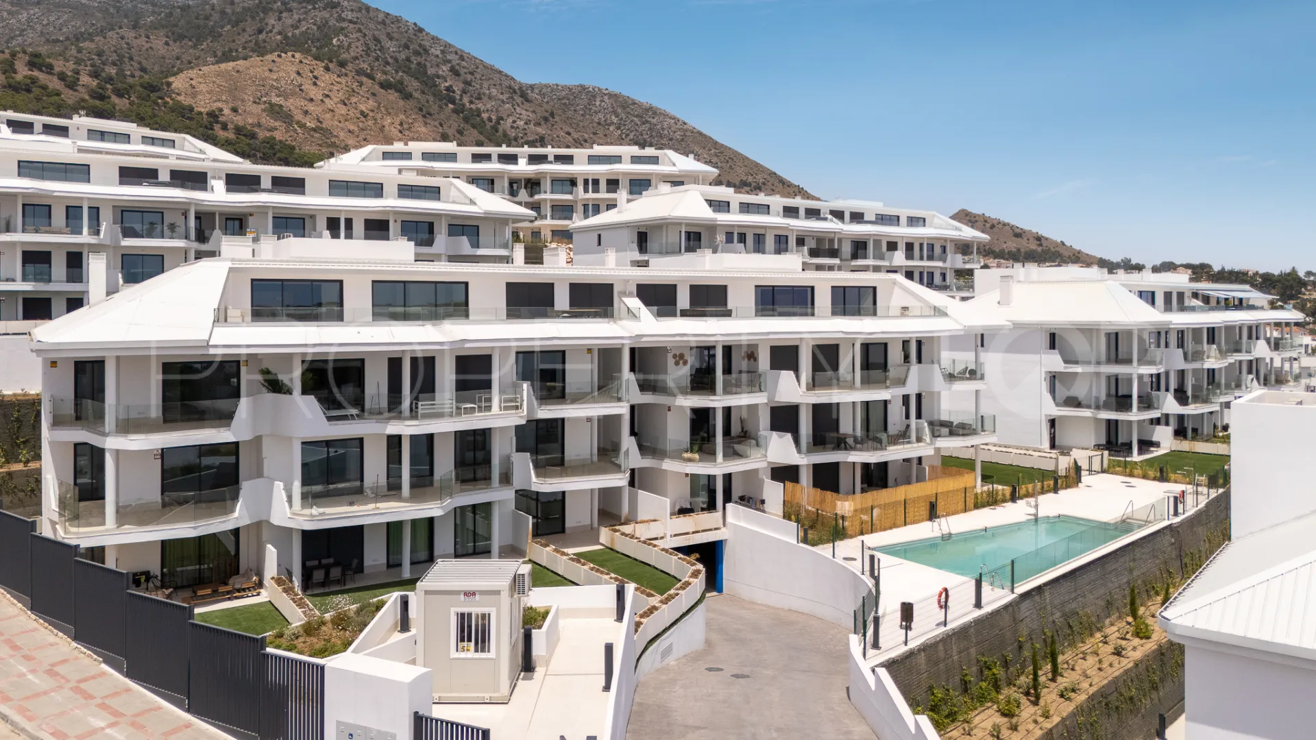 Fuengirola, apartamento planta baja de 3 dormitorios en venta