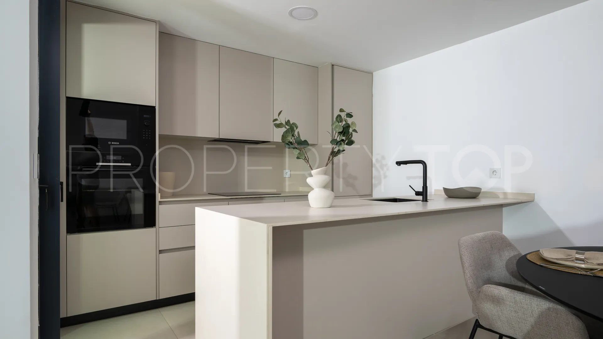 Fuengirola, apartamento planta baja de 3 dormitorios en venta