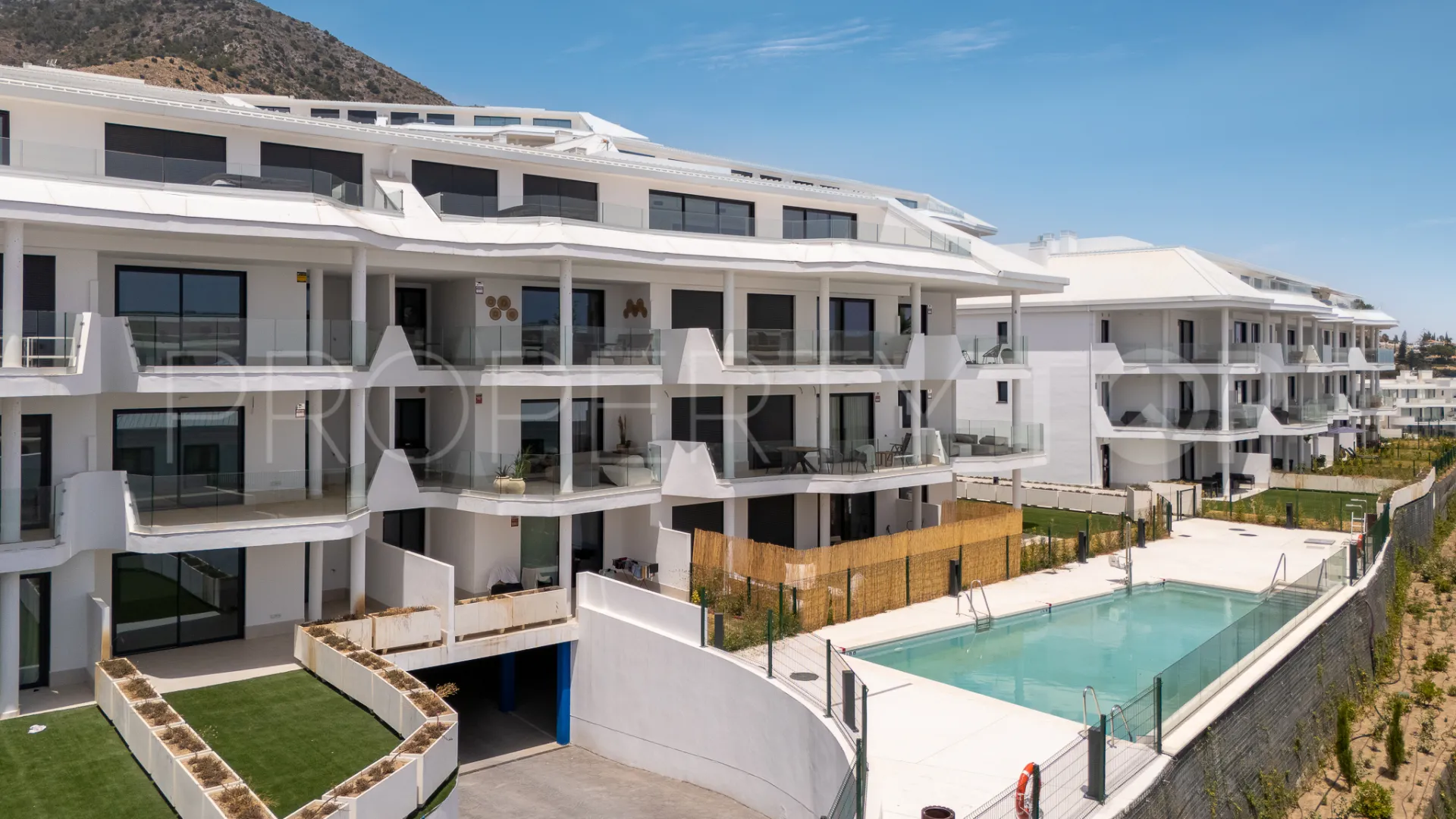 Fuengirola, apartamento planta baja de 3 dormitorios en venta