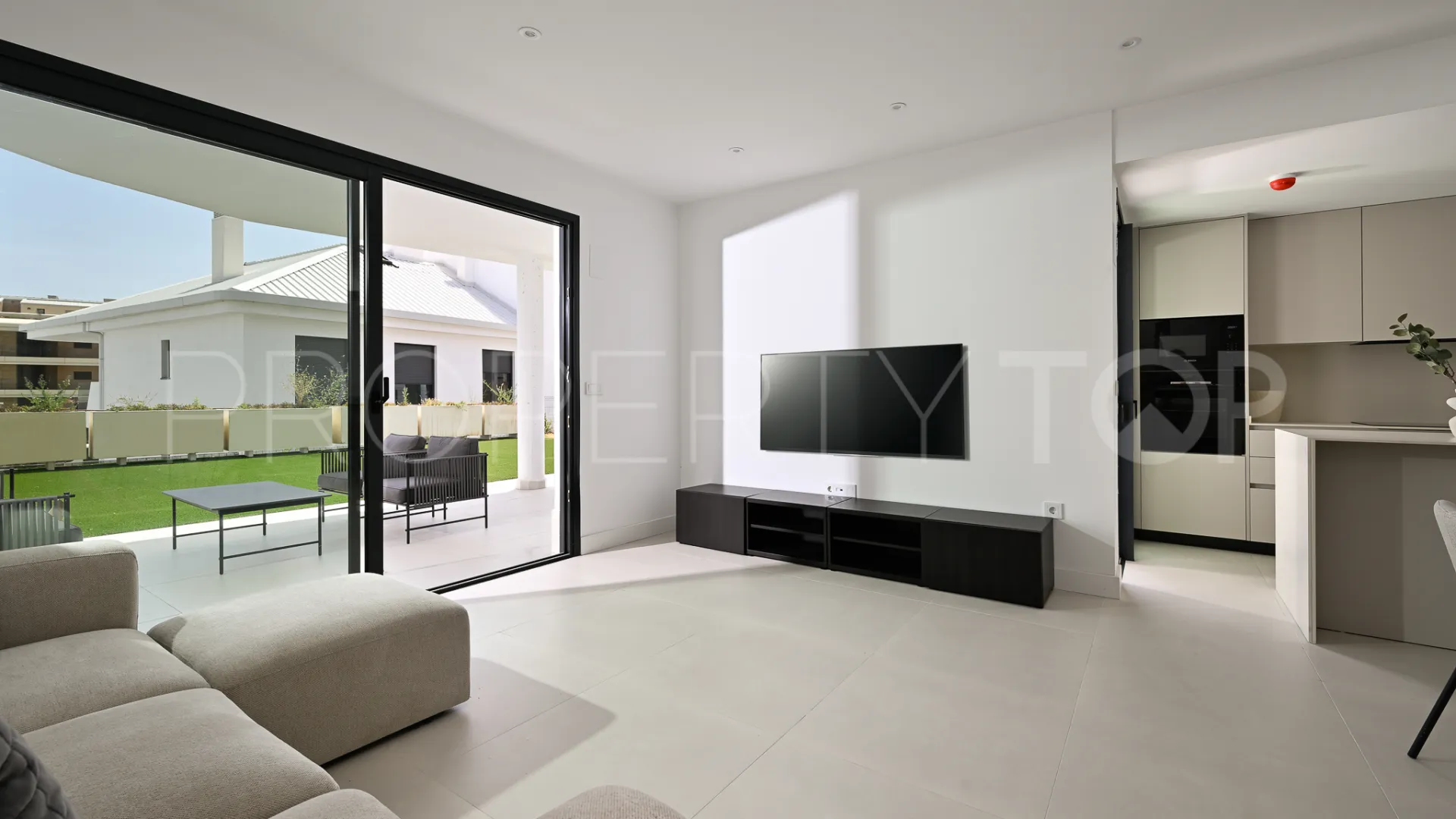 Fuengirola, apartamento planta baja de 3 dormitorios en venta
