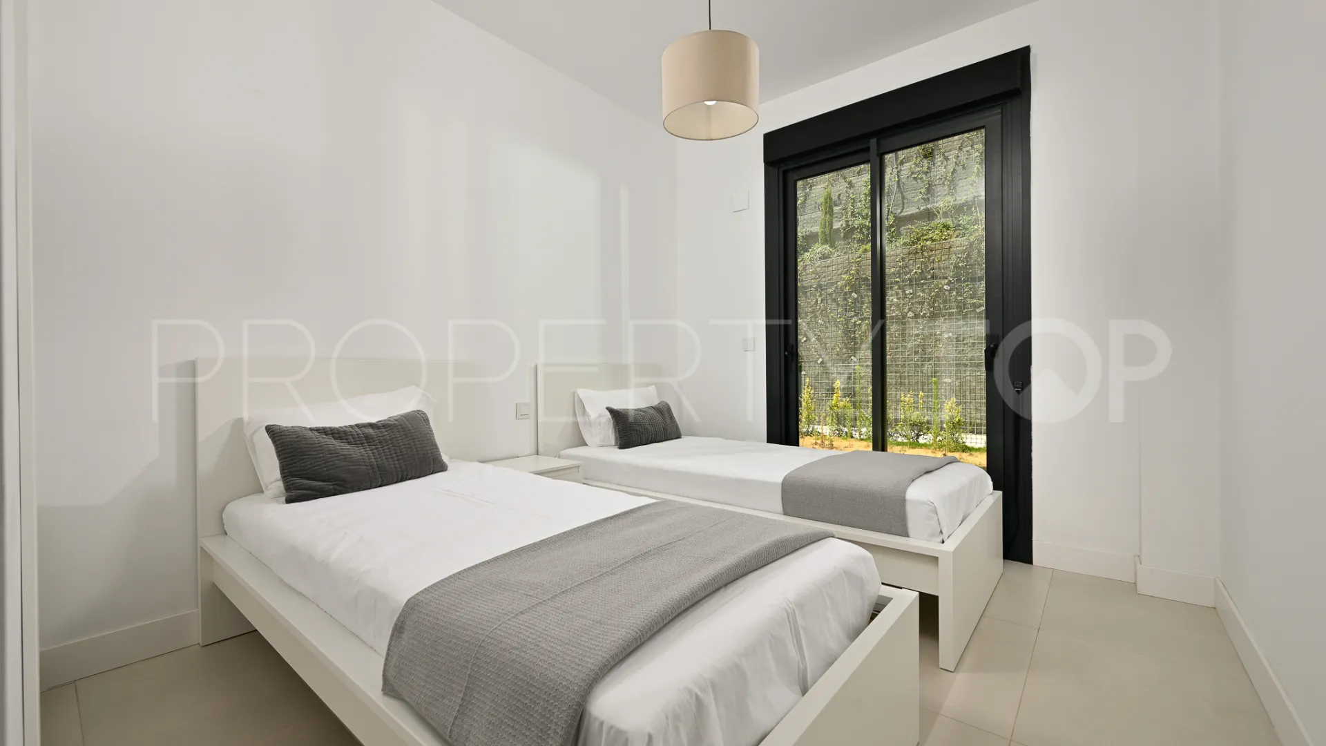 Fuengirola, apartamento planta baja de 3 dormitorios en venta