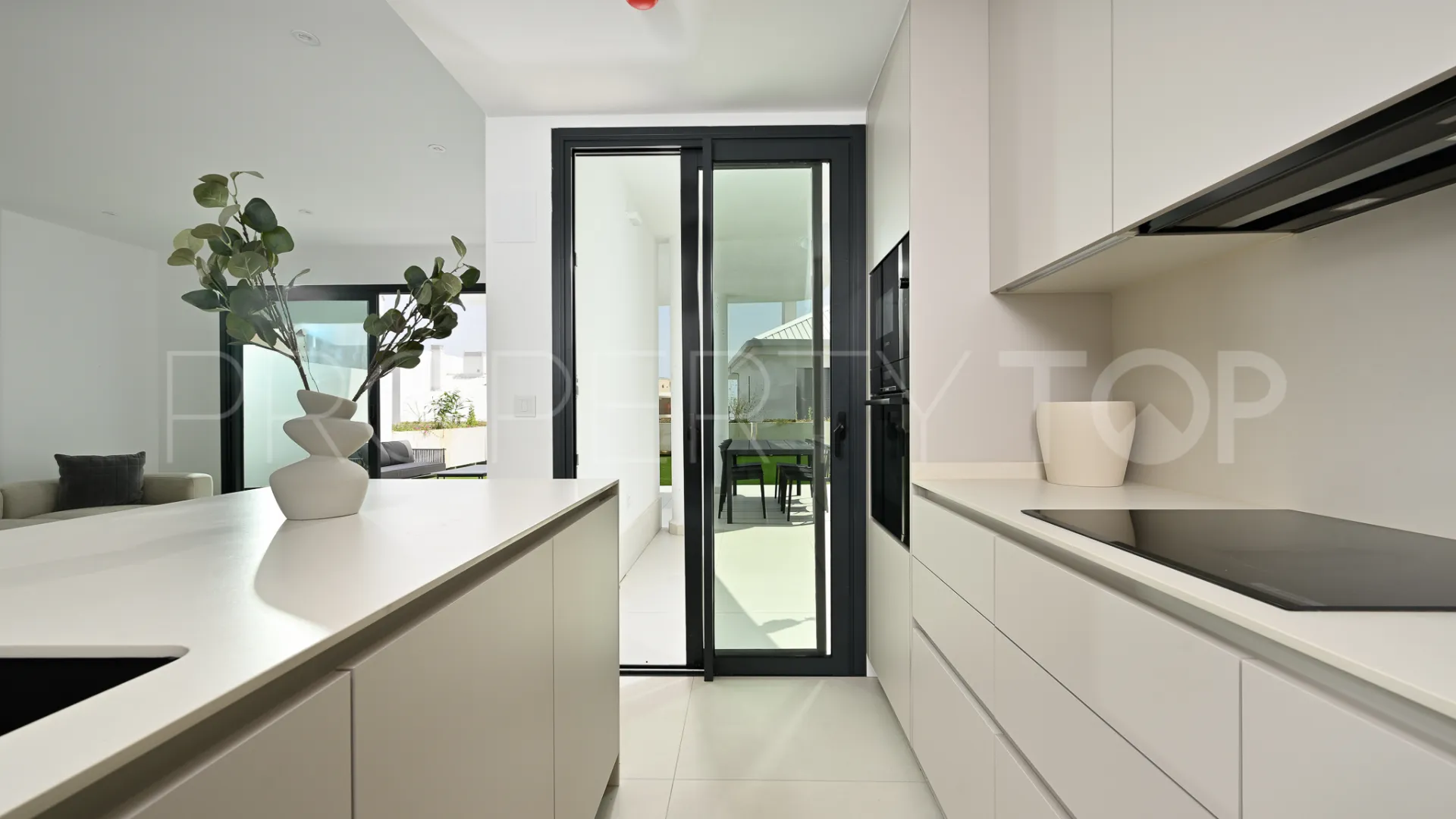 Fuengirola, apartamento planta baja de 3 dormitorios en venta