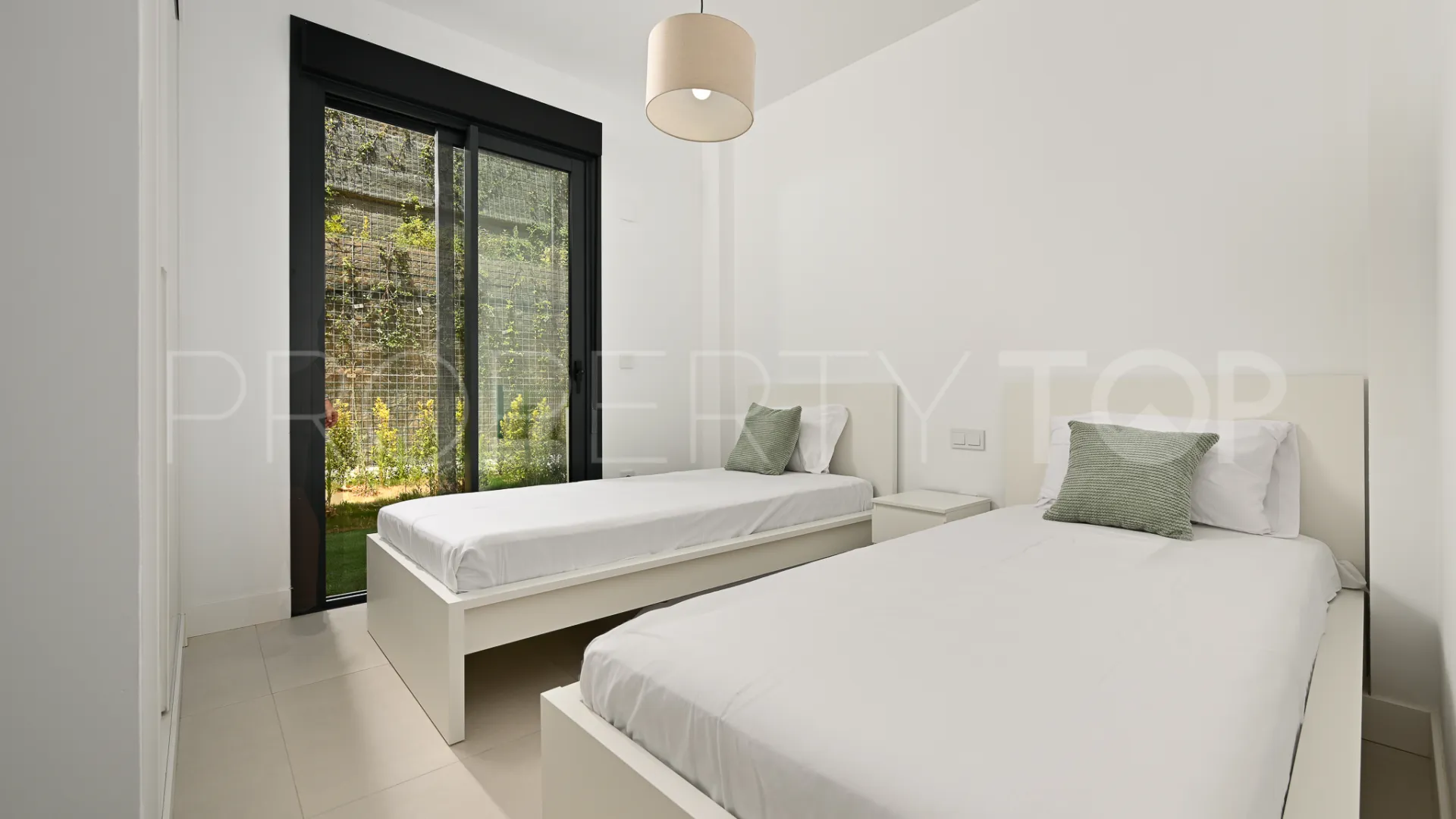 Fuengirola, apartamento planta baja de 3 dormitorios en venta