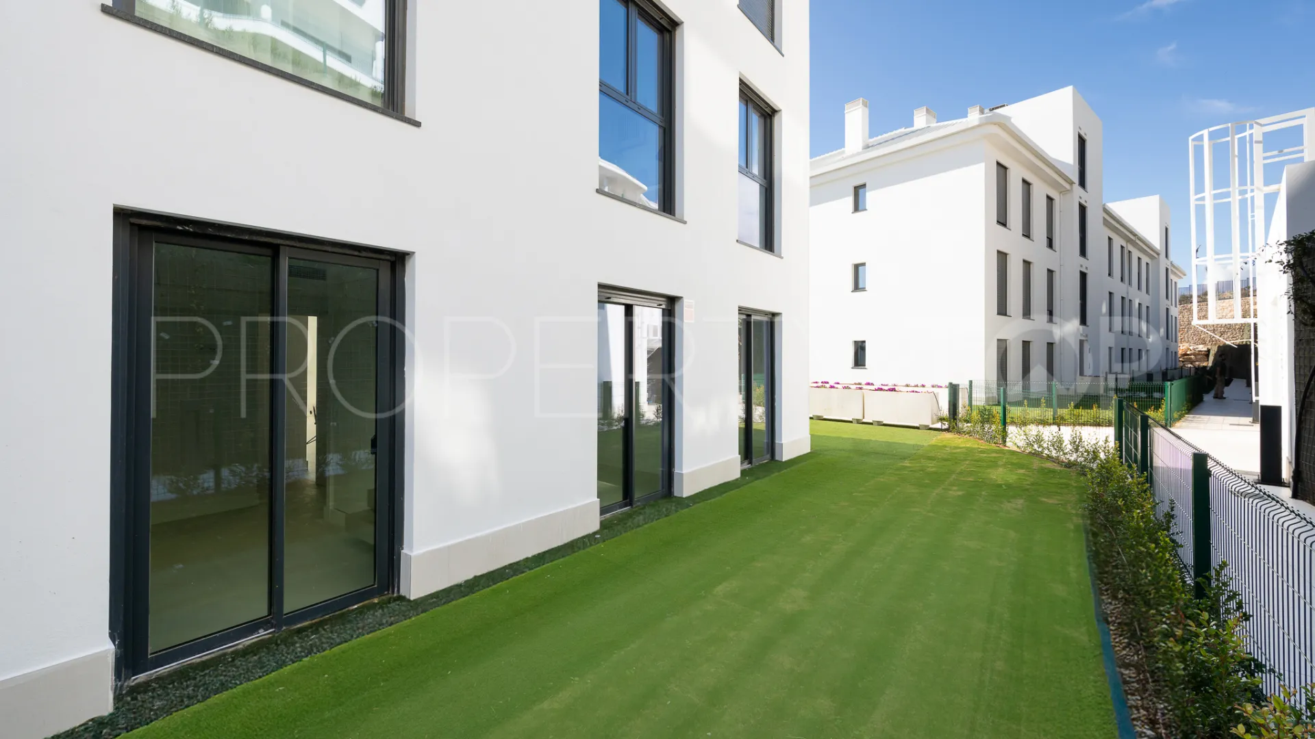Fuengirola, apartamento planta baja de 3 dormitorios en venta