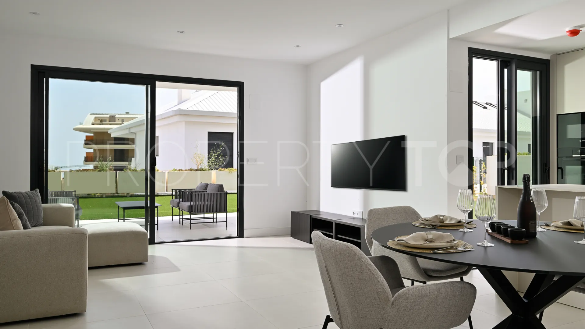 Fuengirola, apartamento planta baja de 3 dormitorios en venta