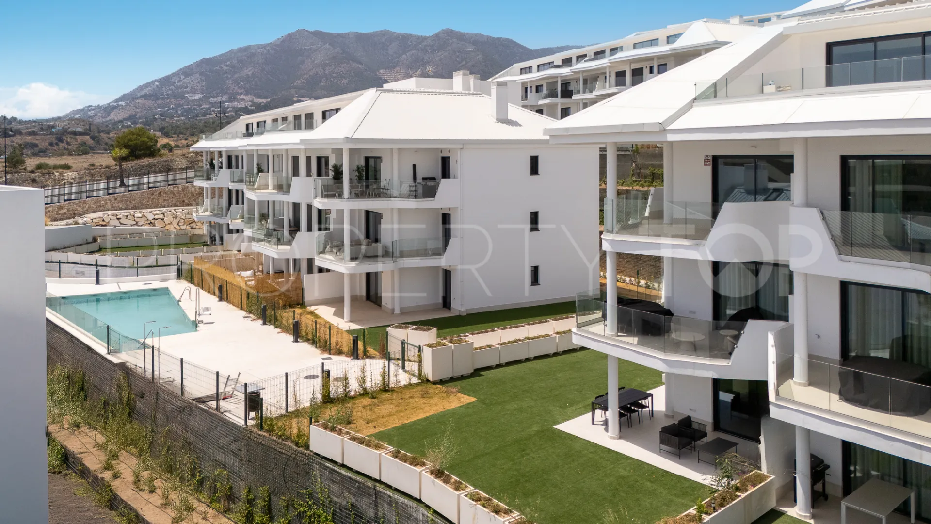 Fuengirola, apartamento planta baja de 3 dormitorios en venta