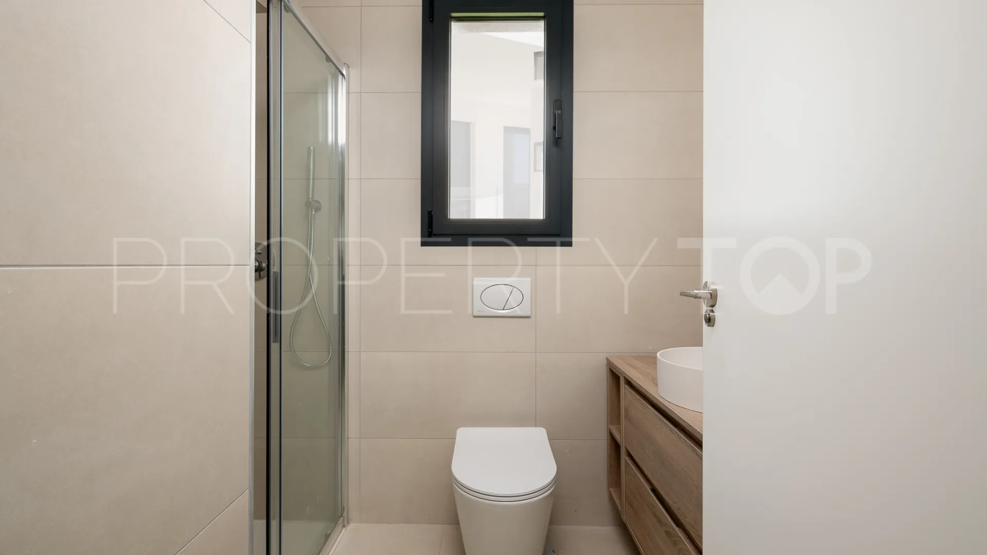 Fuengirola, apartamento planta baja de 3 dormitorios en venta
