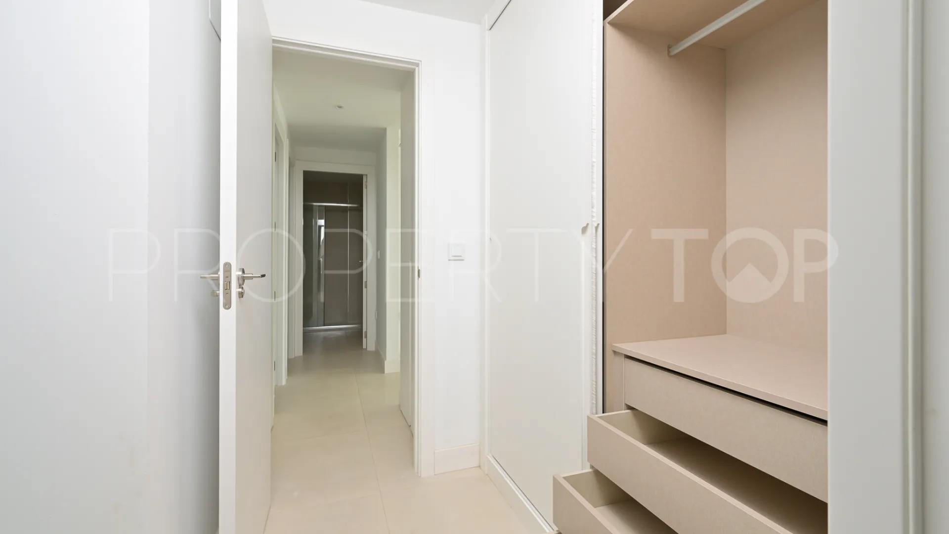 Fuengirola, apartamento planta baja de 3 dormitorios en venta