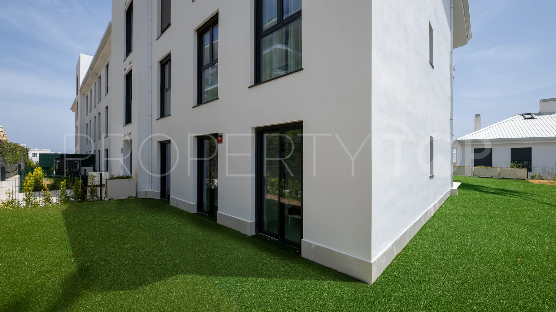 Fuengirola, apartamento planta baja de 3 dormitorios en venta