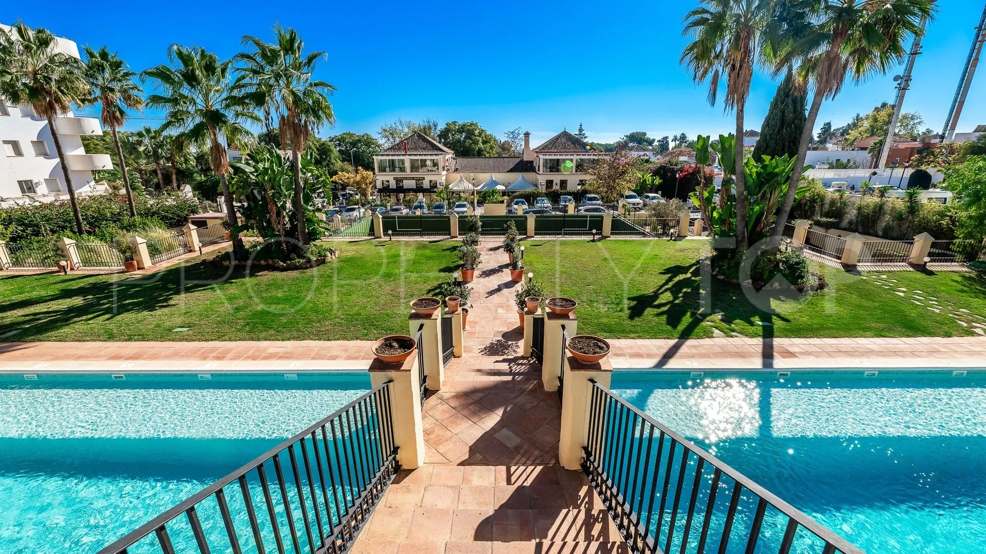 Semi detached house for sale in Marbella Golden Mile with 5 bedrooms