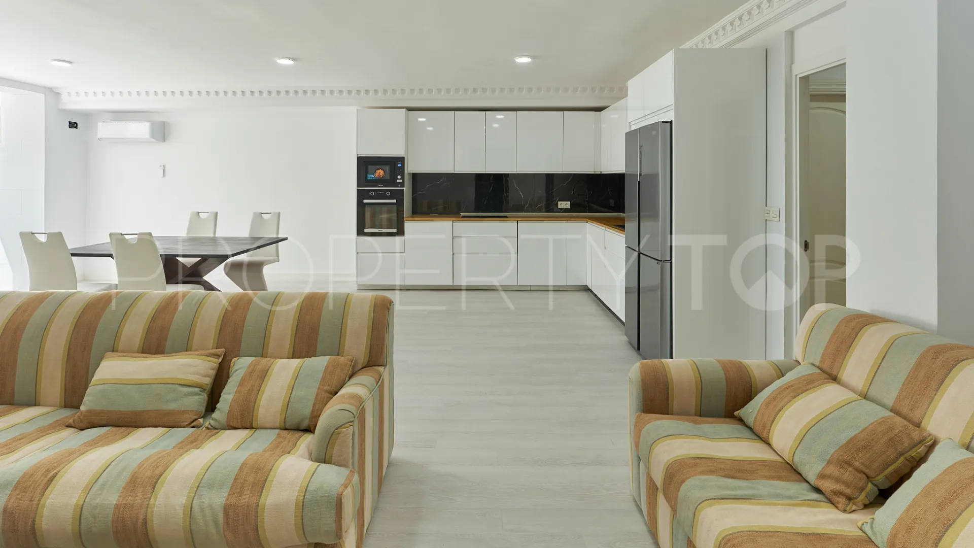 Semi detached house for sale in Marbella Golden Mile with 5 bedrooms