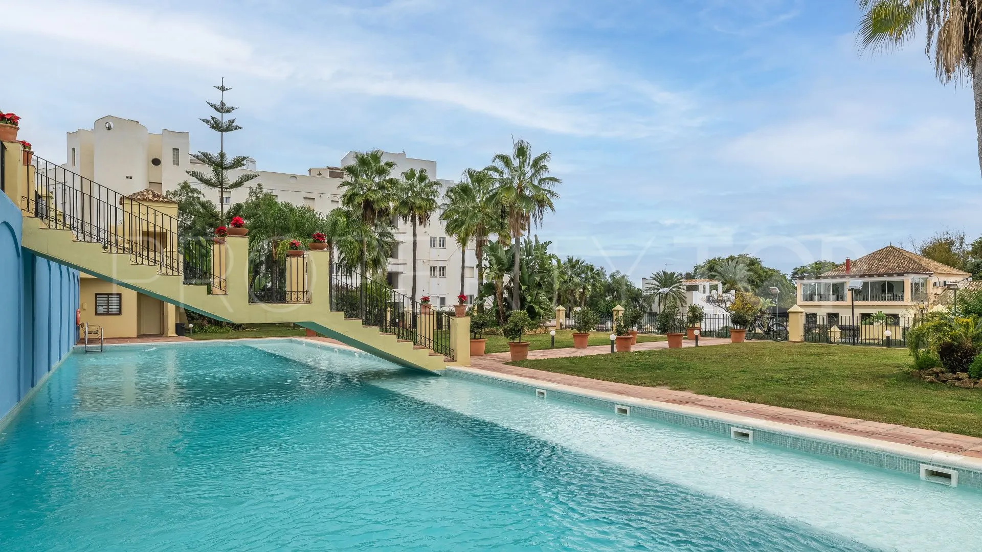 Semi detached house for sale in Marbella Golden Mile with 5 bedrooms