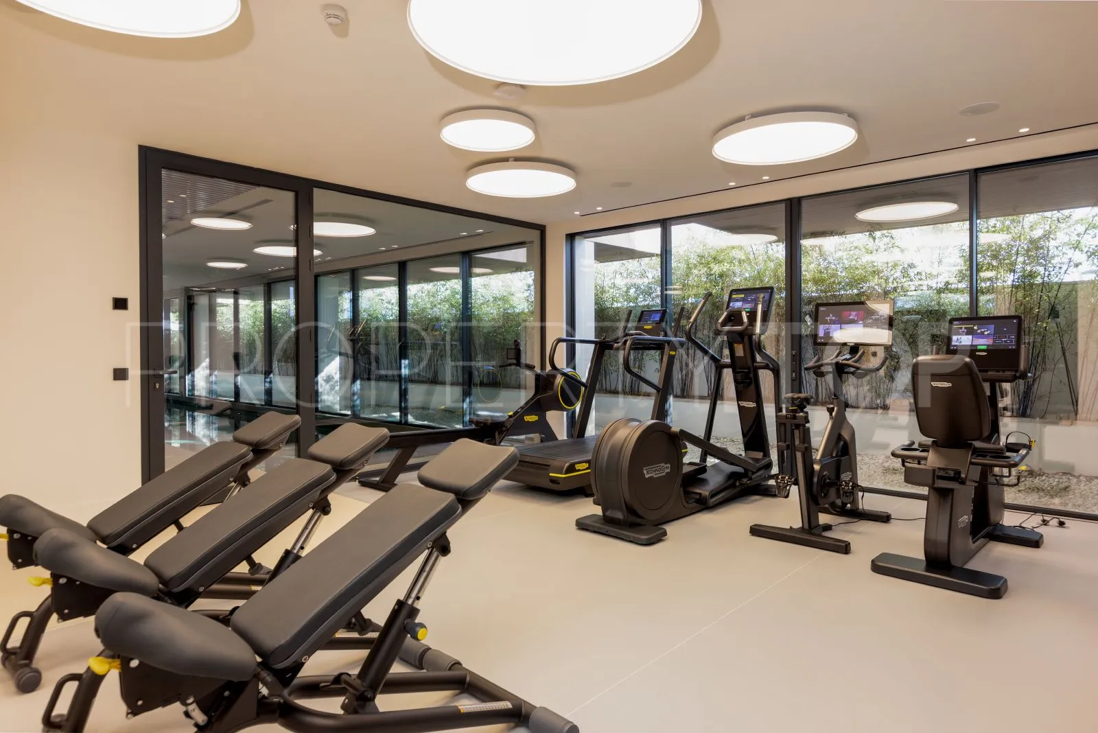 Buy Estepona Puerto apartment with 3 bedrooms