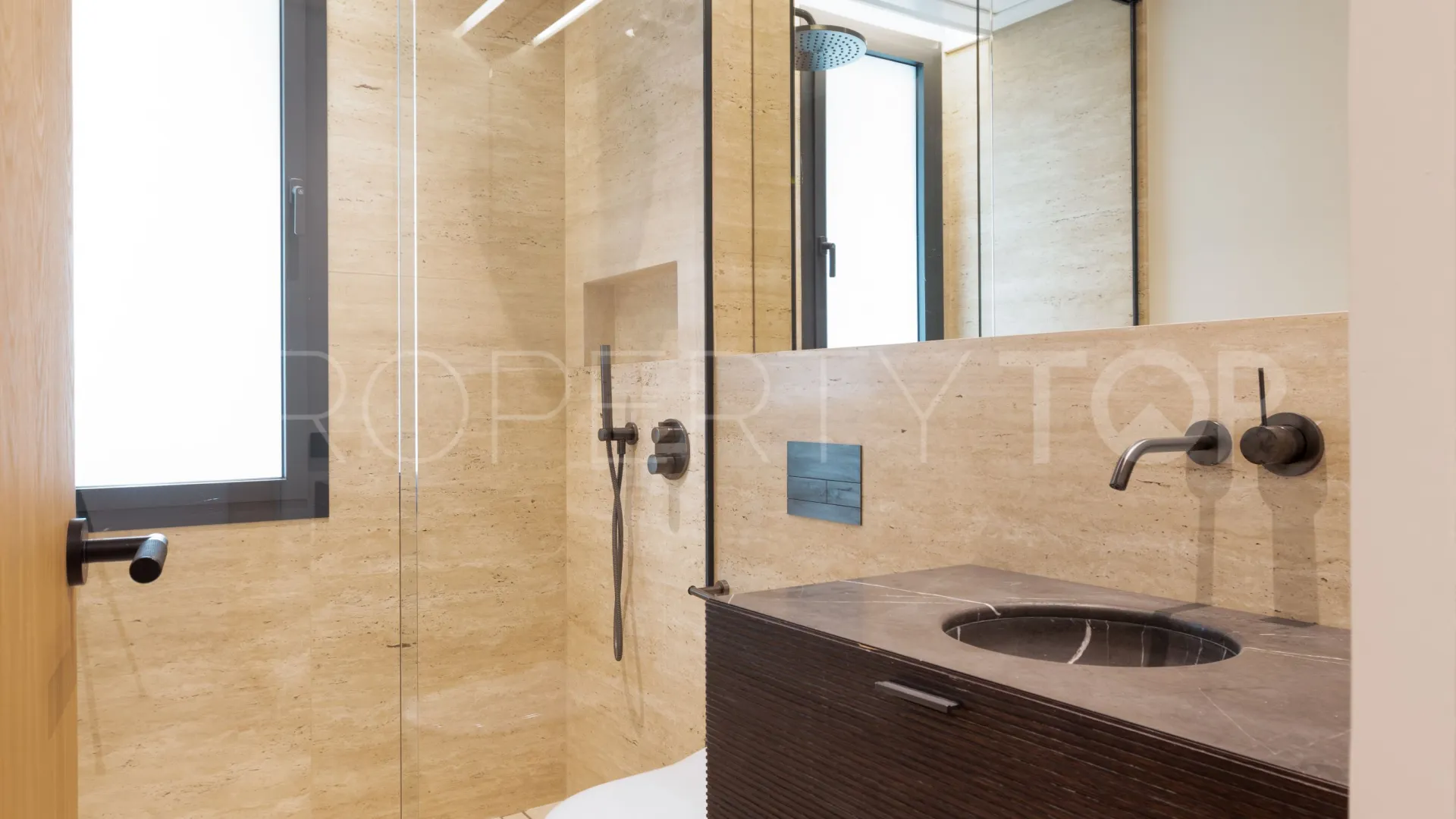 Buy Estepona Puerto apartment with 3 bedrooms