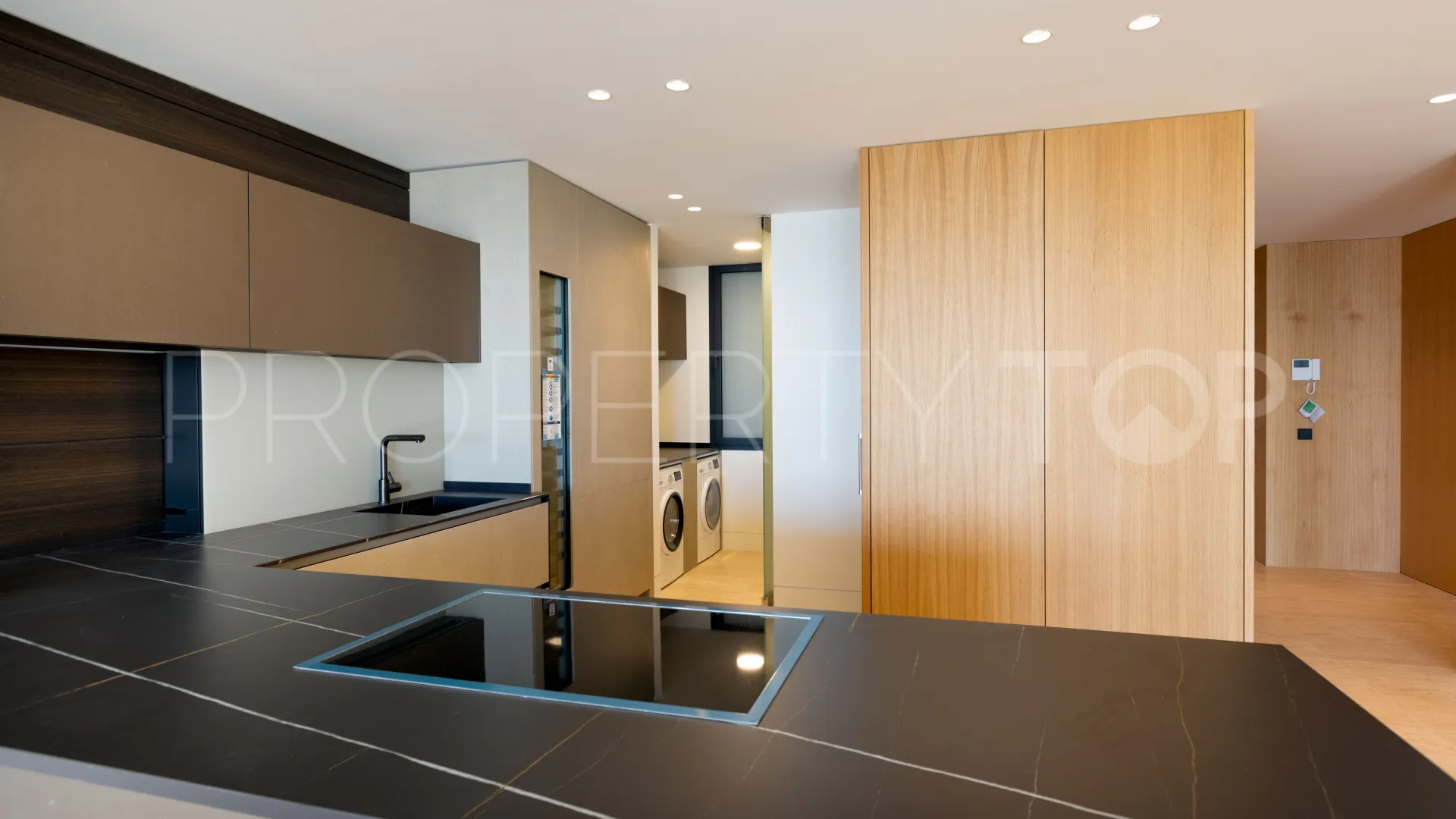 Buy Estepona Puerto apartment with 3 bedrooms