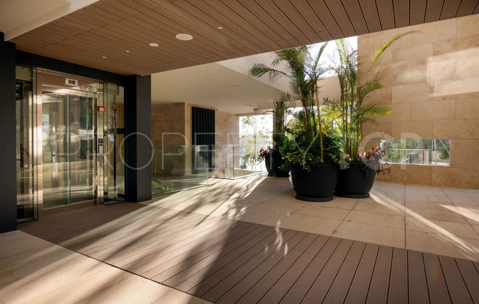 Buy Estepona Puerto apartment with 3 bedrooms