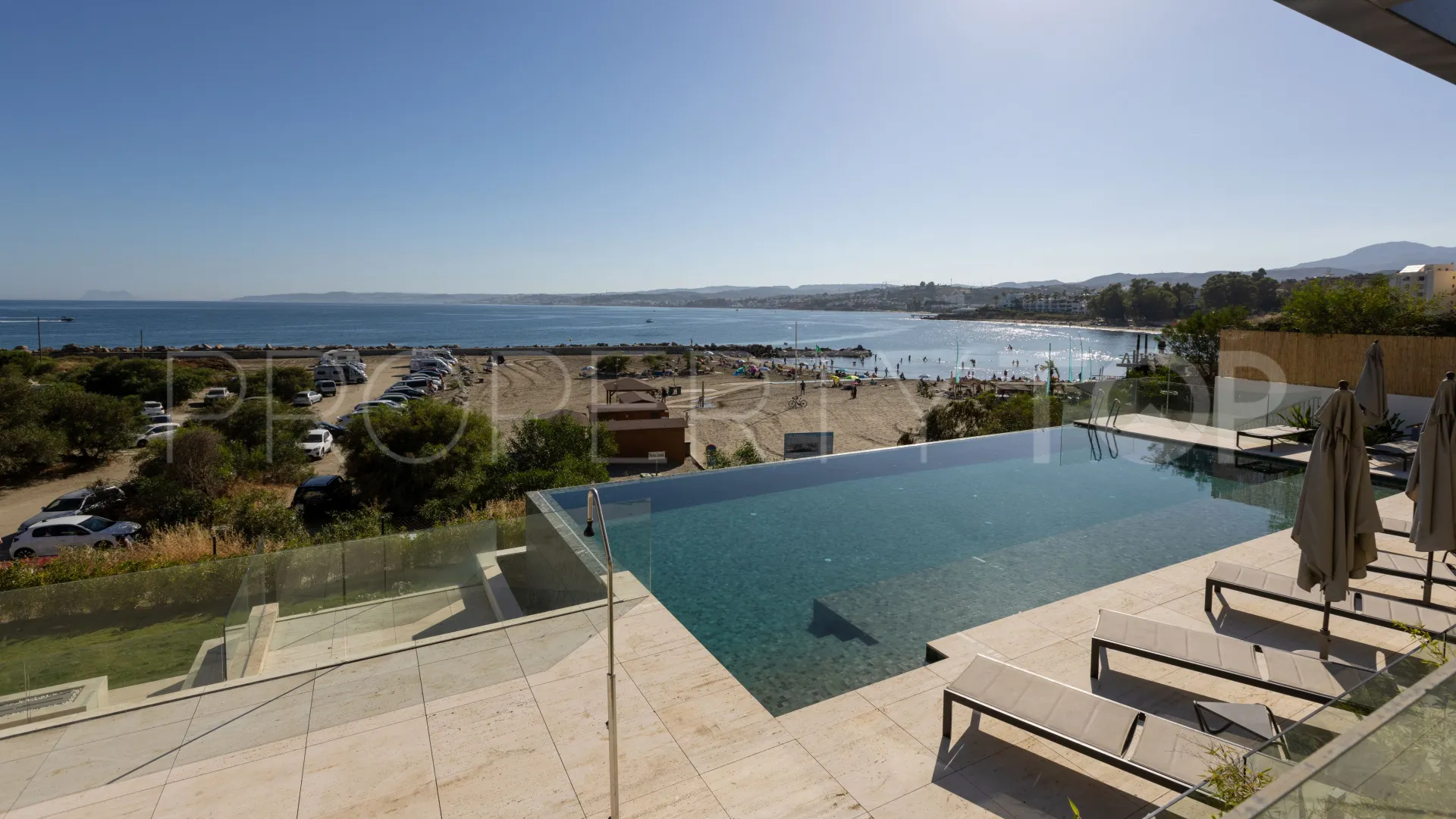 Buy Estepona Puerto apartment with 3 bedrooms