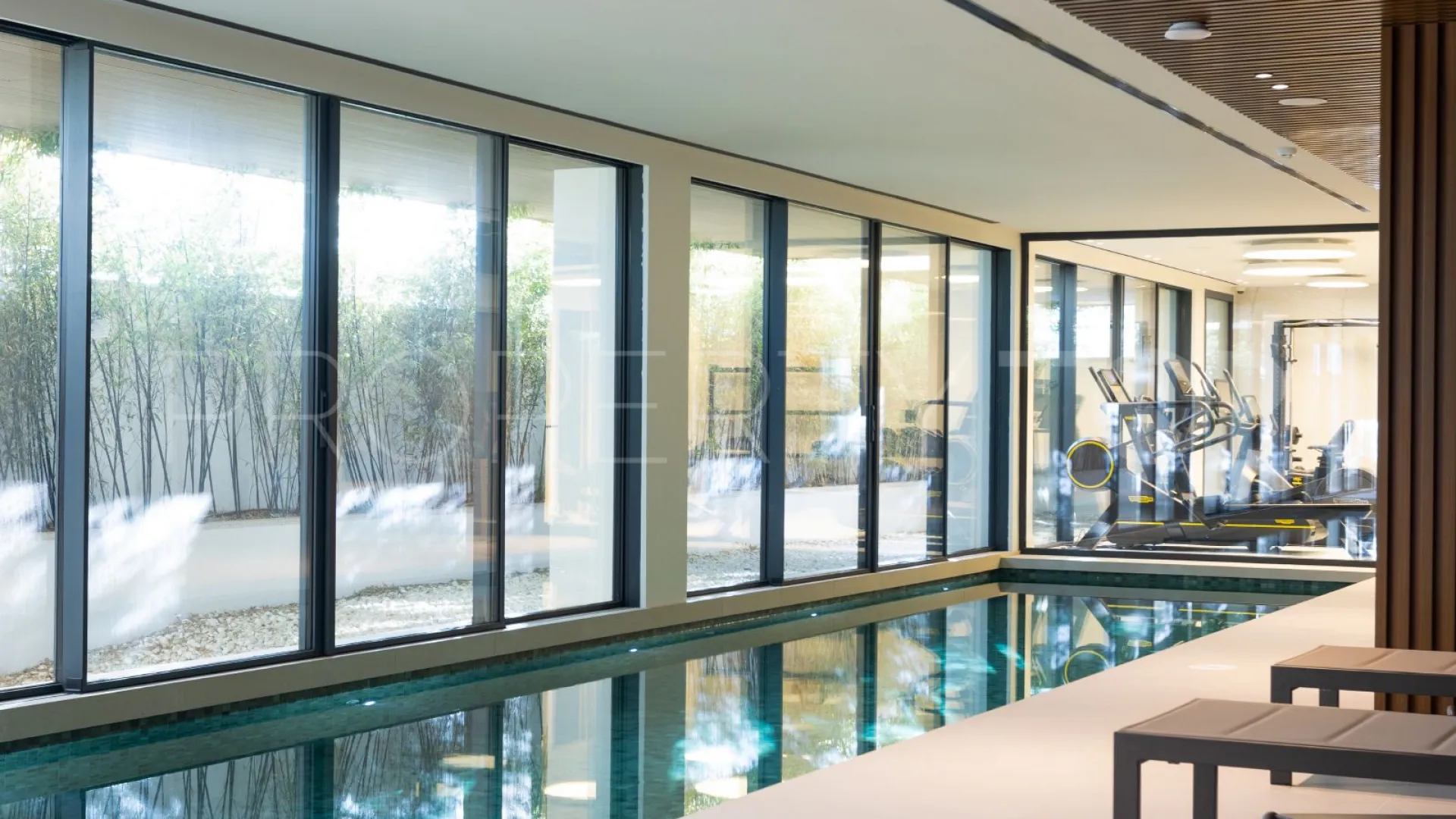 Buy Estepona Puerto apartment with 3 bedrooms