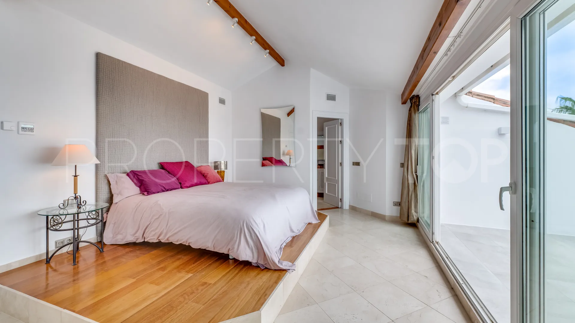 4 bedrooms Rio Real villa for sale