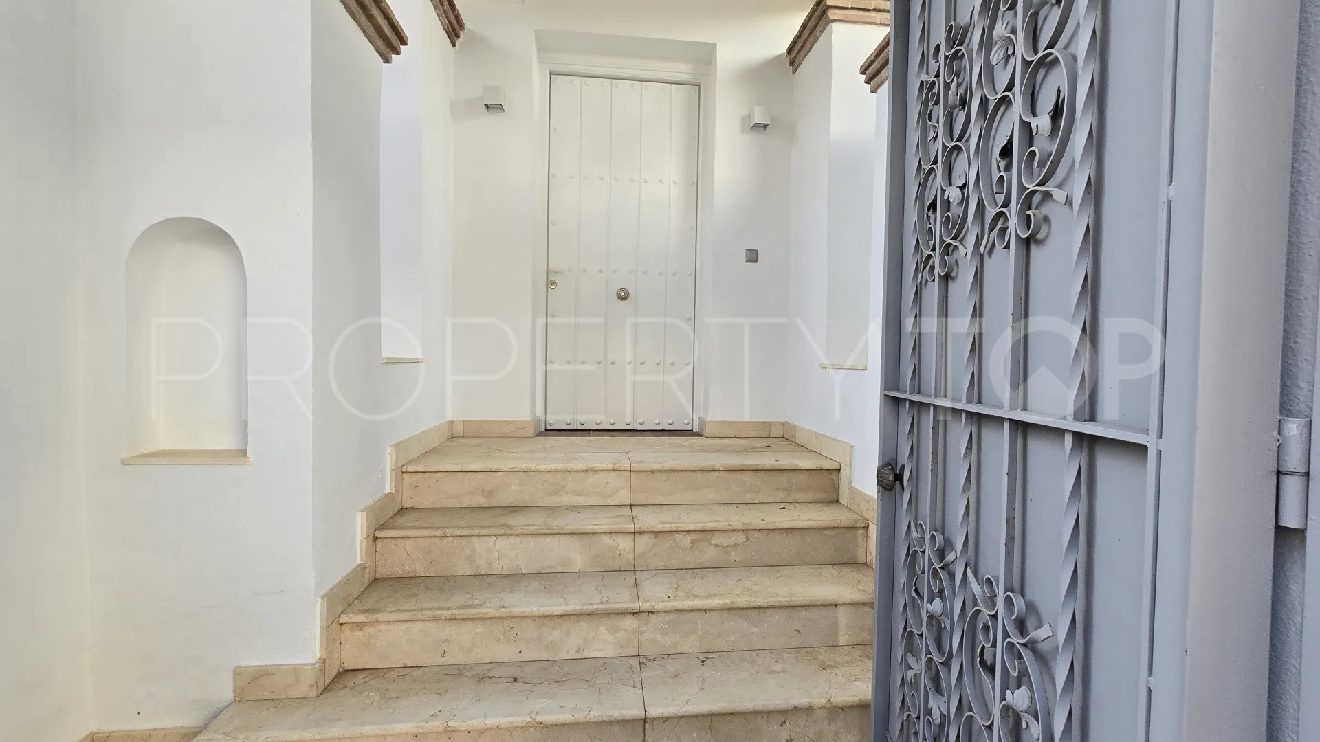 4 bedrooms Rio Real villa for sale