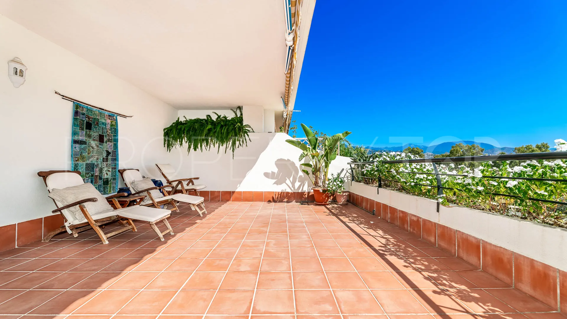 Guadalmina Alta, atico duplex de 3 dormitorios en venta