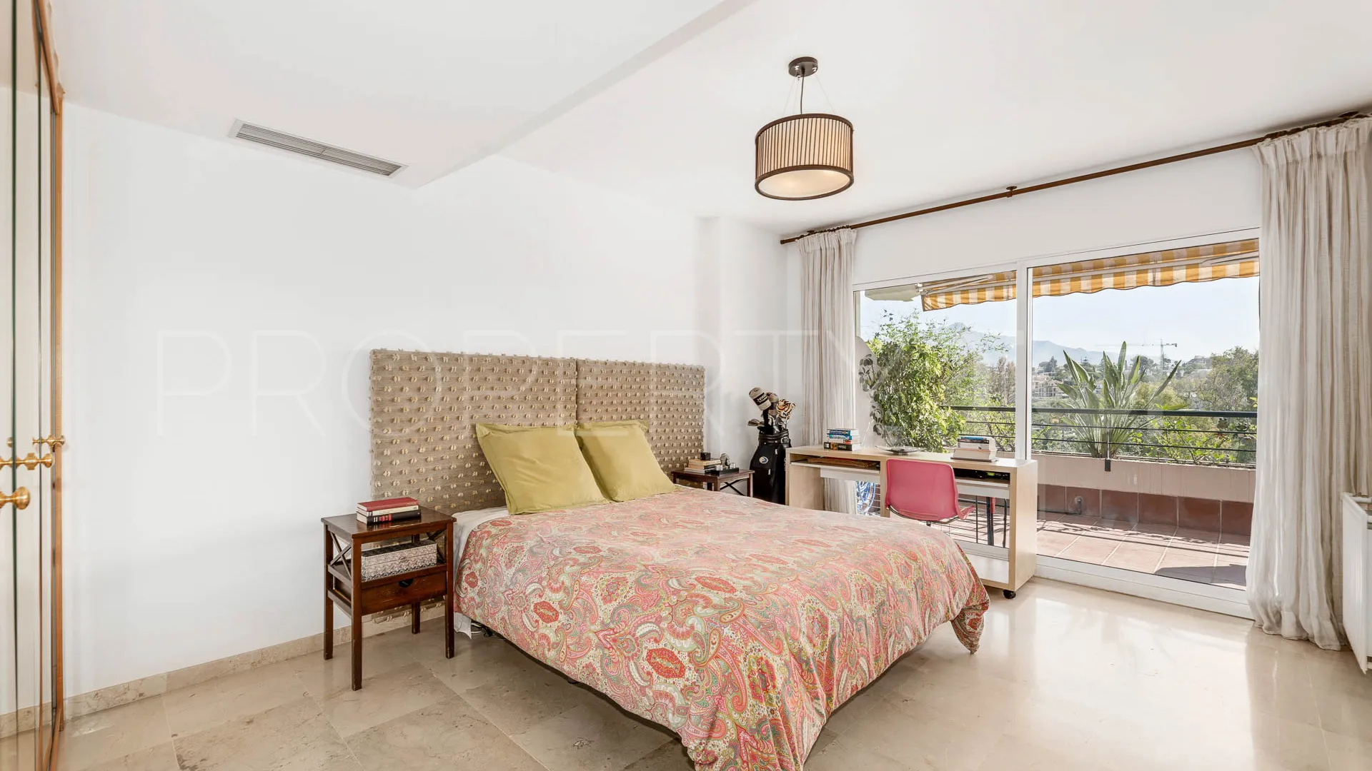 Guadalmina Alta, atico duplex de 3 dormitorios en venta