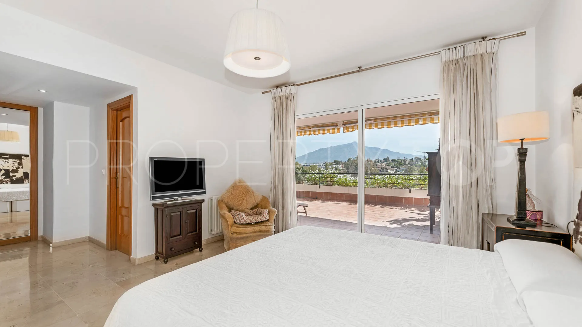 Guadalmina Alta, atico duplex de 3 dormitorios en venta
