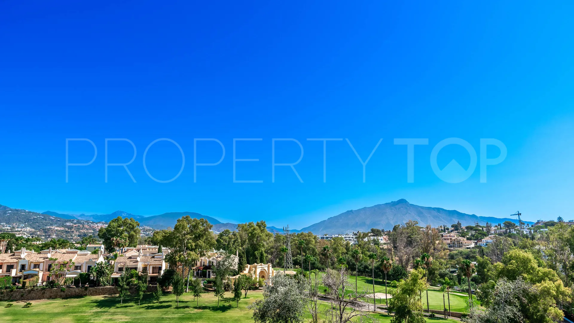 Guadalmina Alta, atico duplex de 3 dormitorios en venta