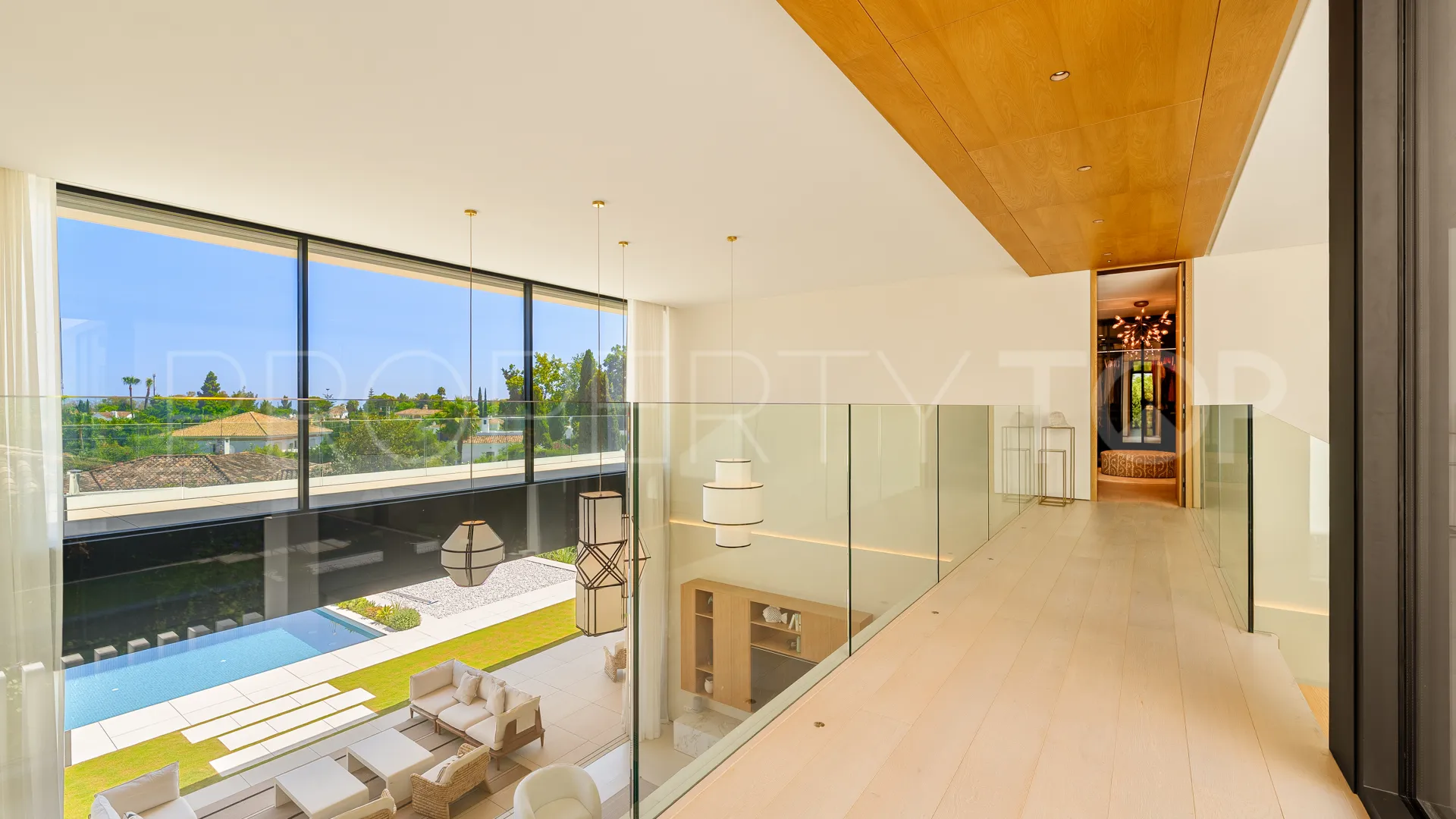 Villa for sale in Guadalmina Alta with 6 bedrooms