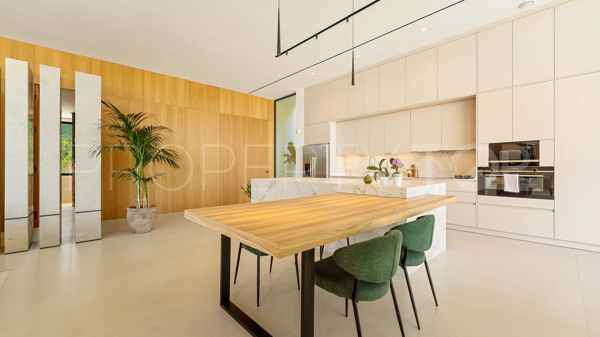 Villa for sale in Guadalmina Alta with 6 bedrooms
