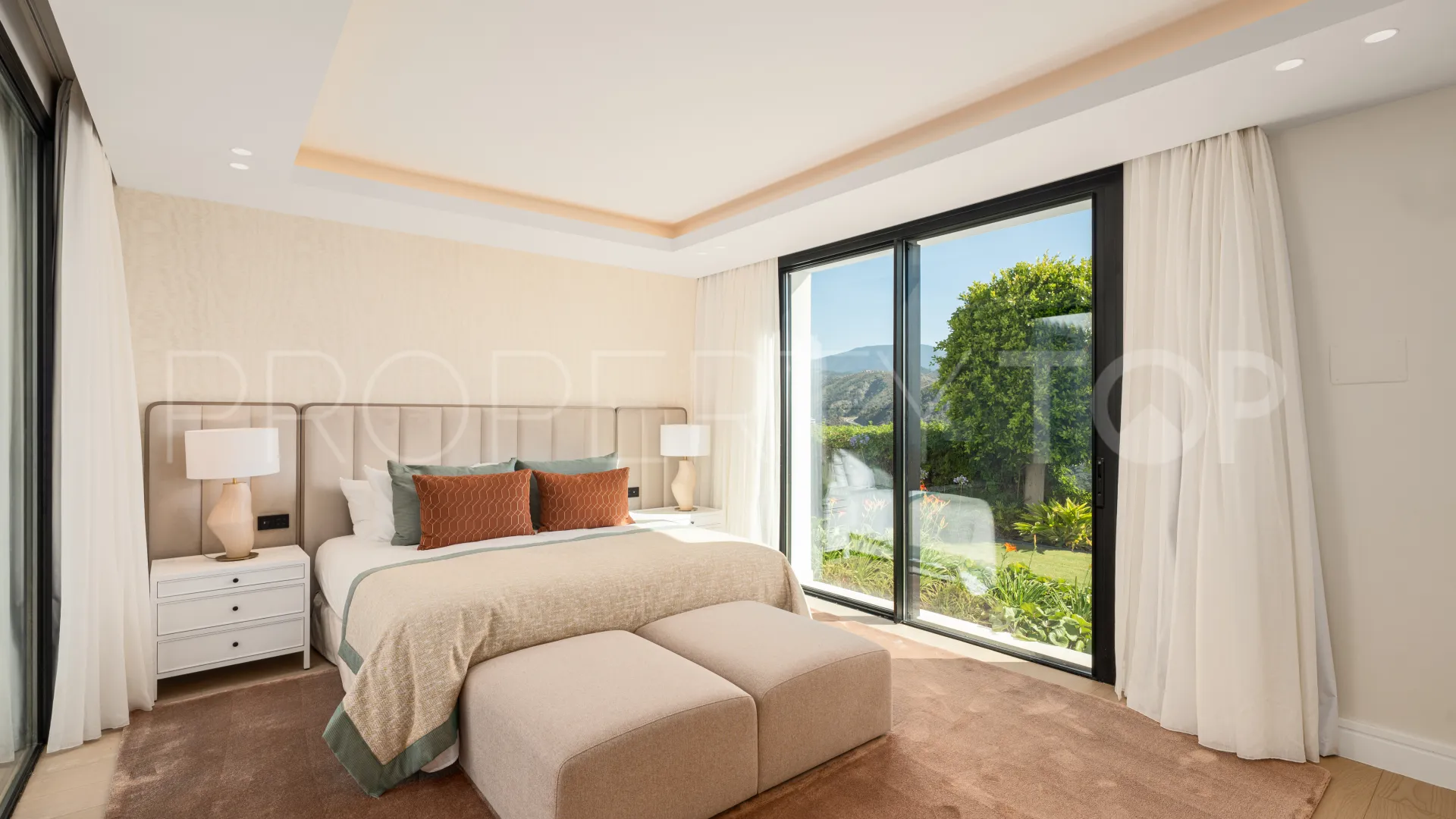 8 bedrooms villa in El Herrojo for sale