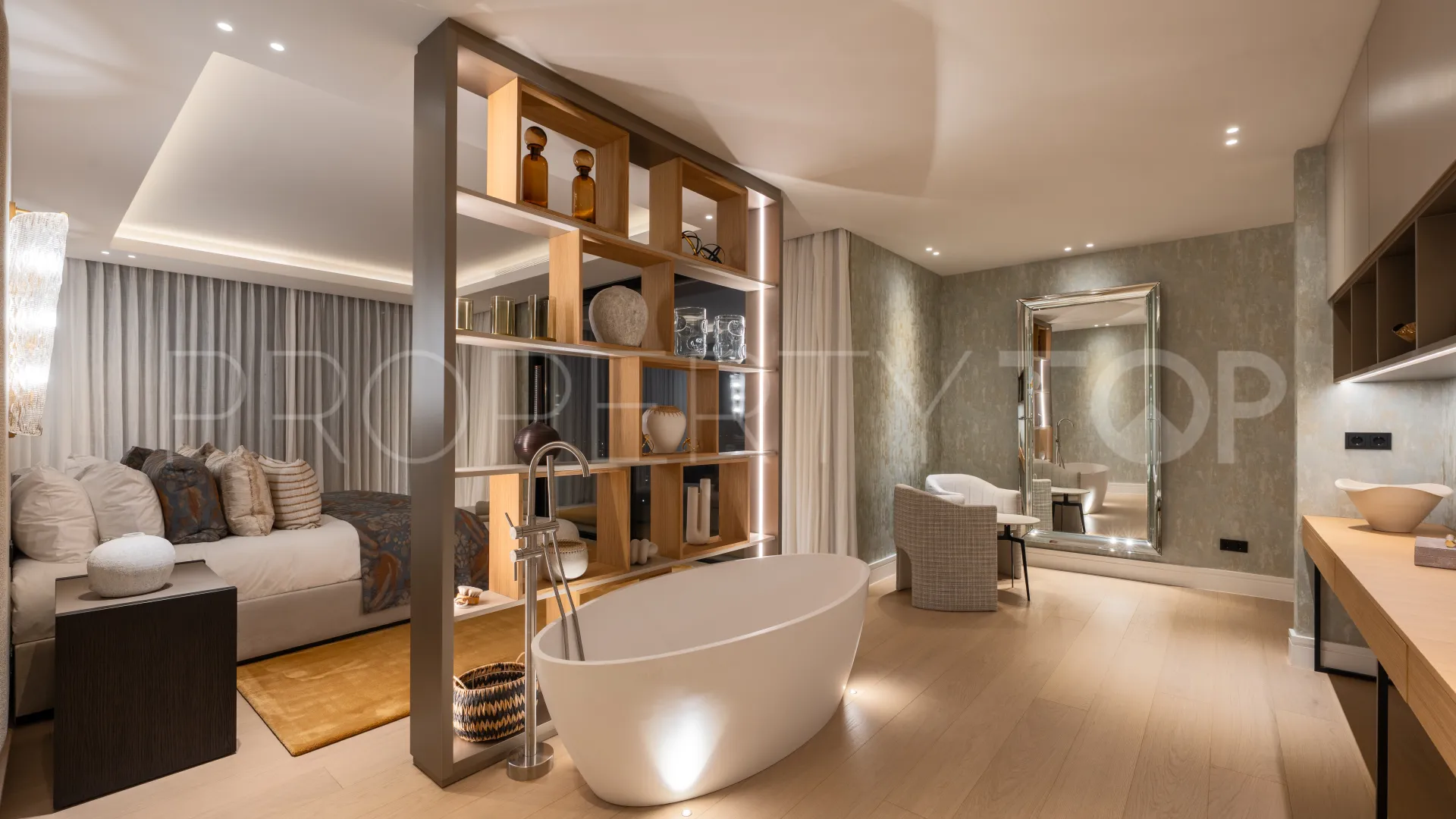 8 bedrooms villa in El Herrojo for sale
