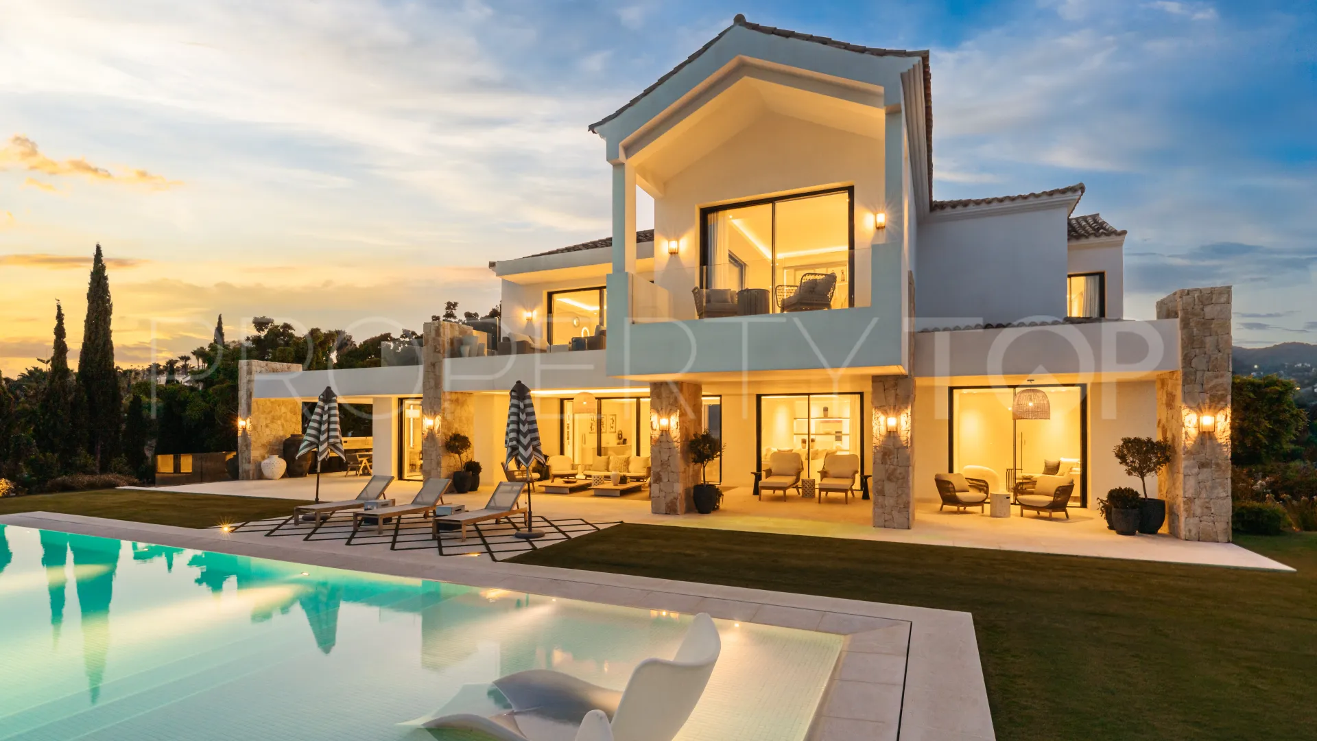 8 bedrooms villa in El Herrojo for sale