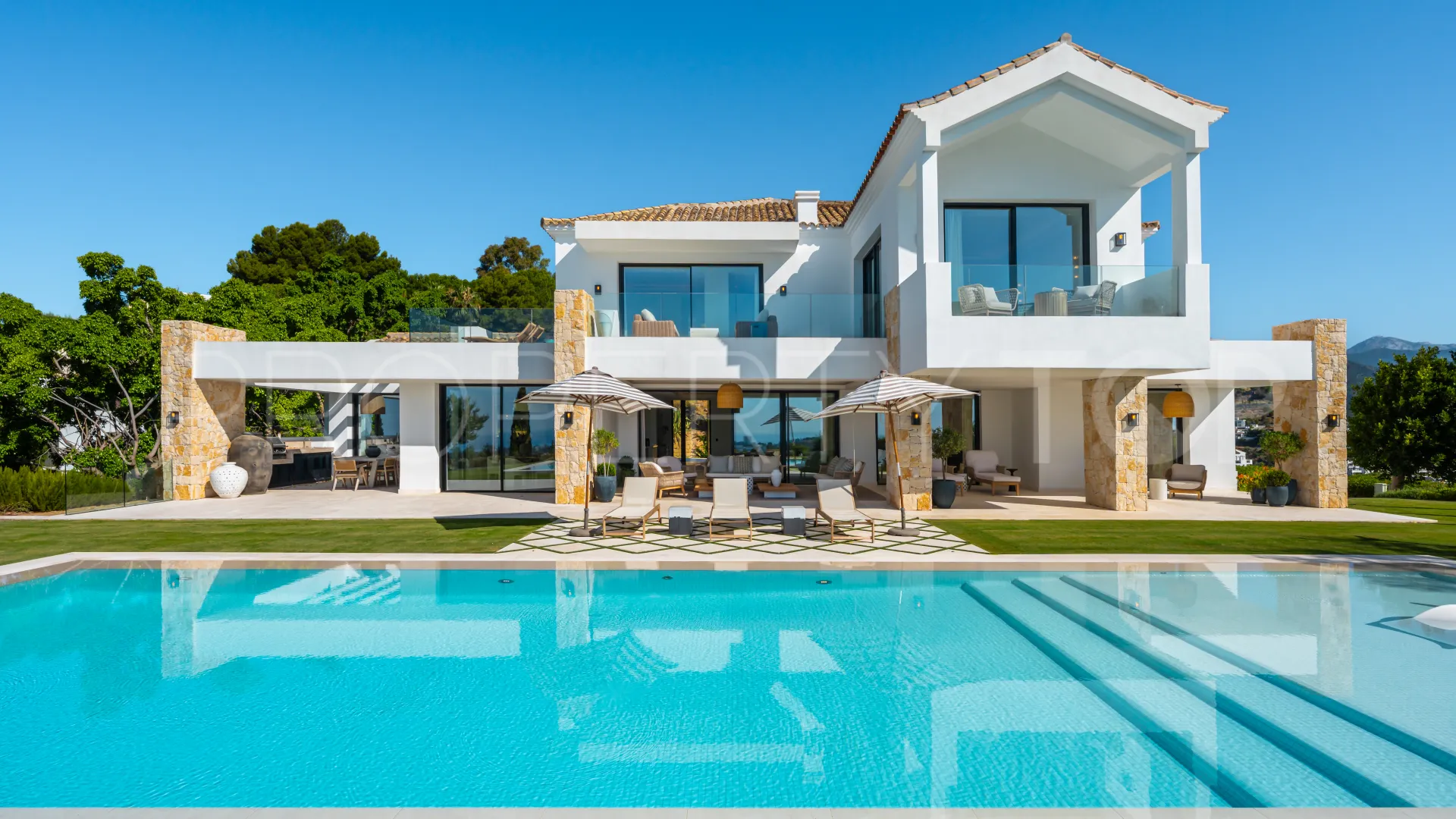 8 bedrooms villa in El Herrojo for sale