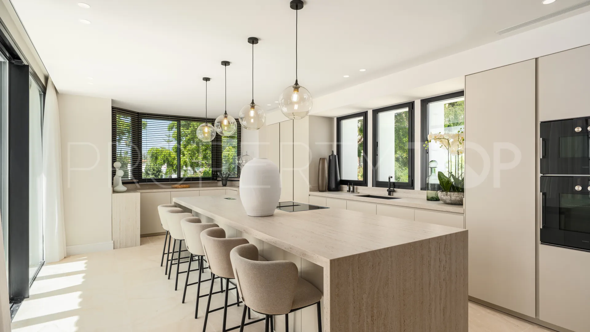 8 bedrooms villa in El Herrojo for sale