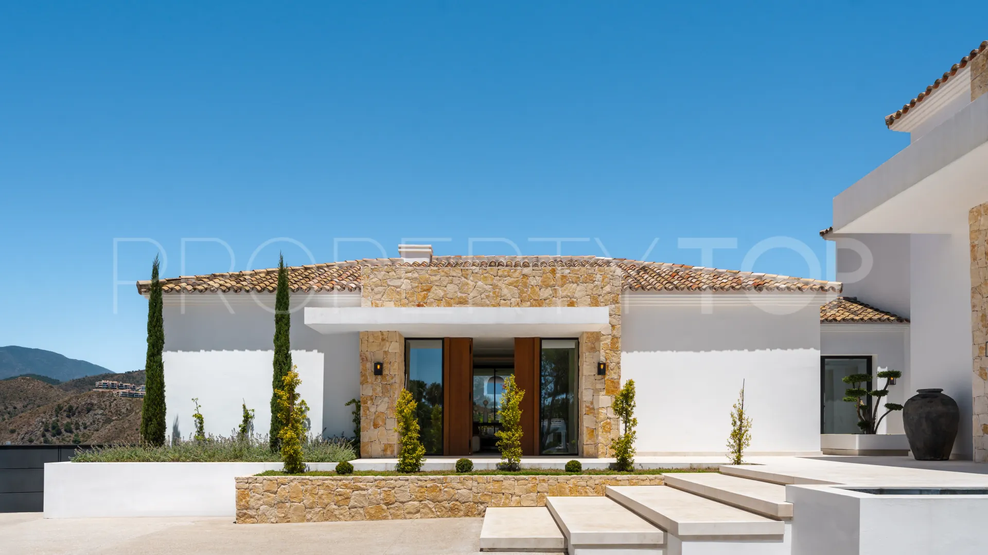 8 bedrooms villa in El Herrojo for sale