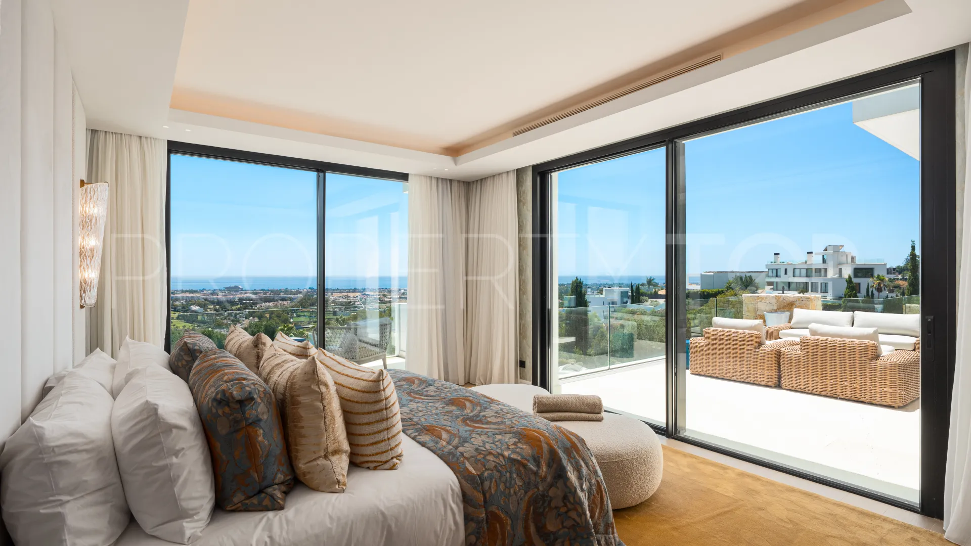 8 bedrooms villa in El Herrojo for sale