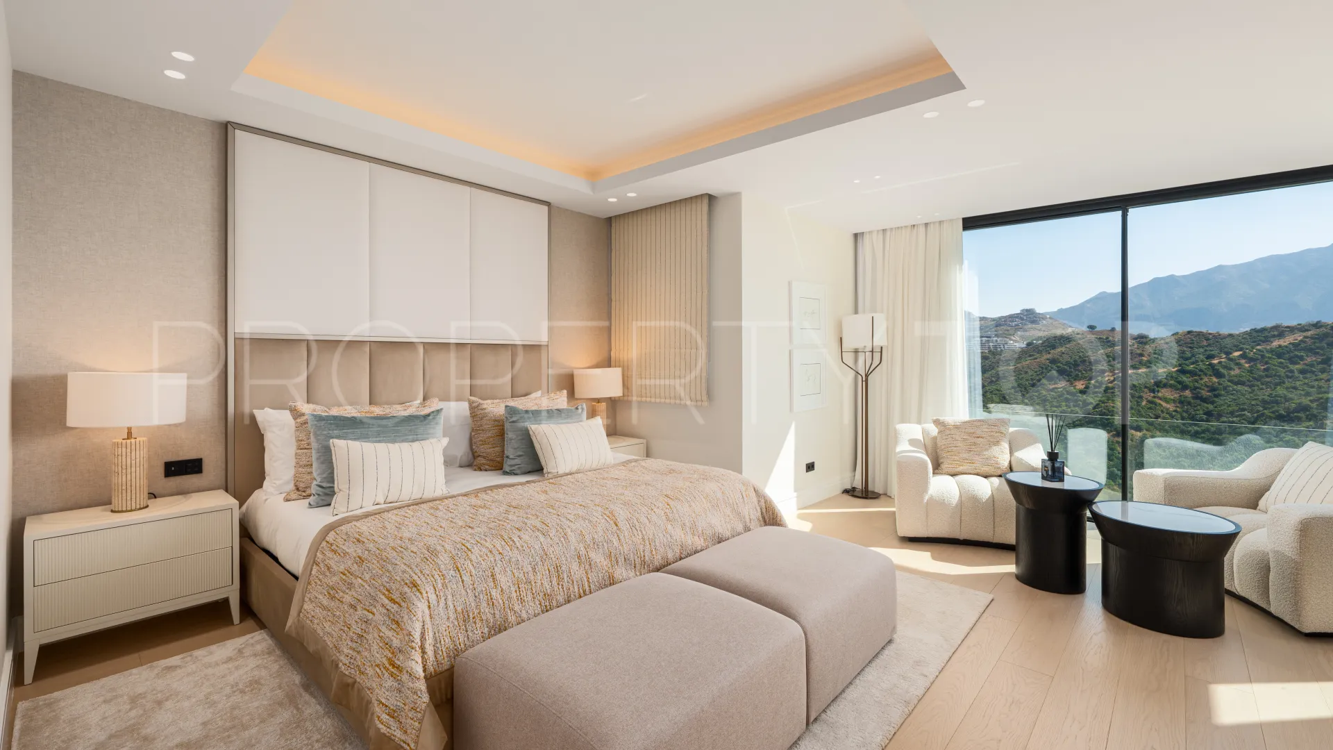8 bedrooms villa in El Herrojo for sale
