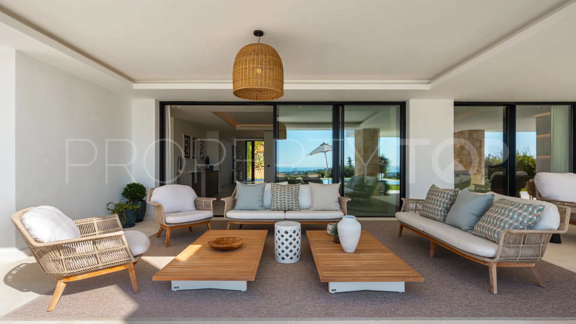 8 bedrooms villa in El Herrojo for sale