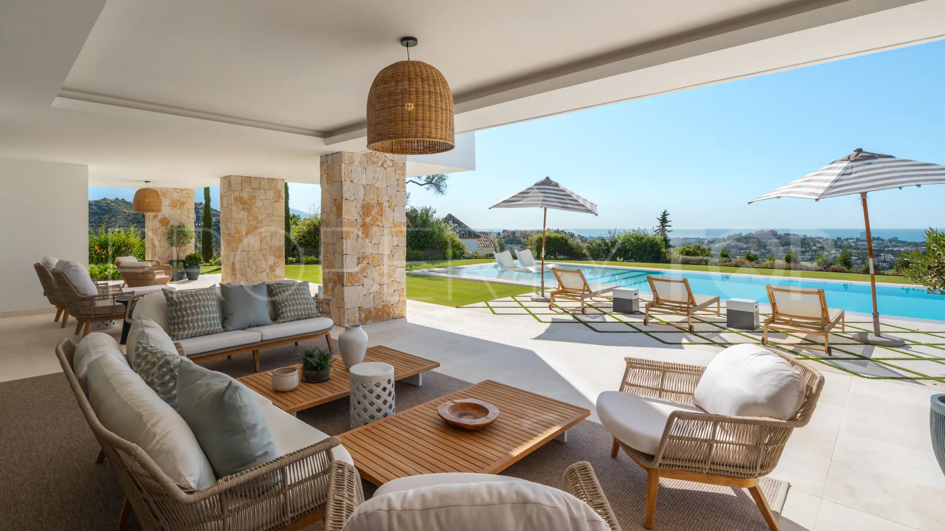 8 bedrooms villa in El Herrojo for sale